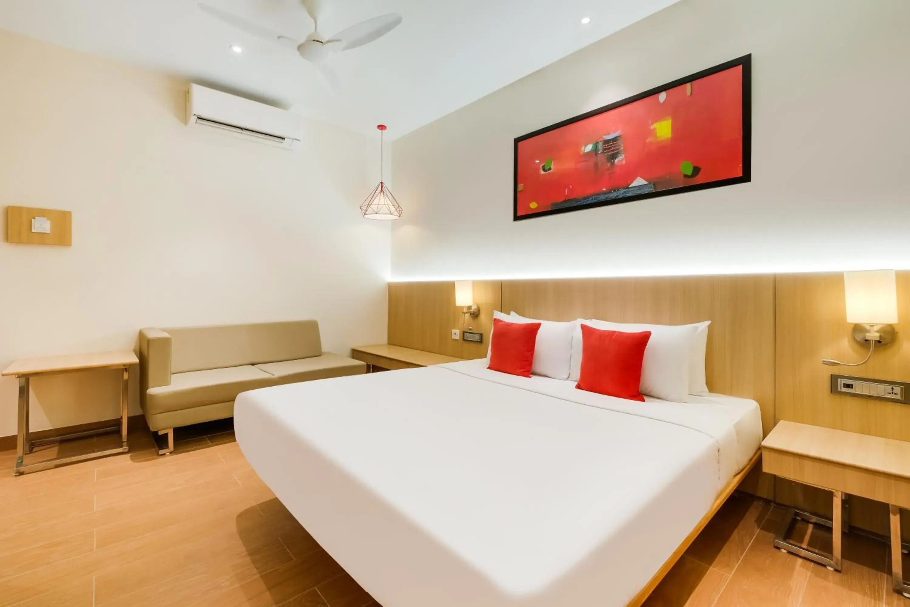 Bedroom, Bed in Red Fox by Lemon Tree Hotels, Vijayawada Bedroom, Bed in Red Fox by Lemon Tree Hotels, Vijayawada