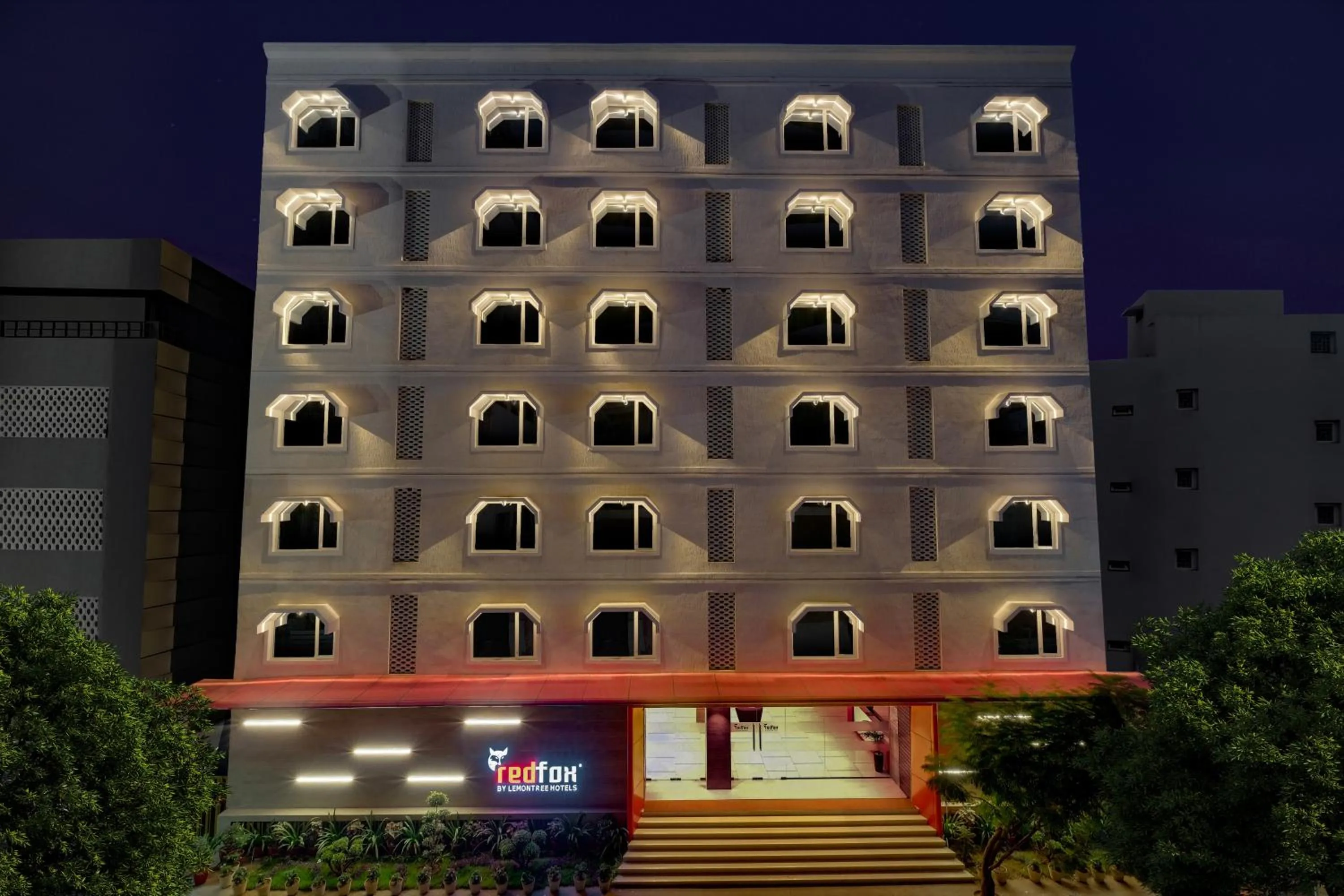 Facade/entrance in Red Fox by Lemon Tree Hotels, Vijayawada