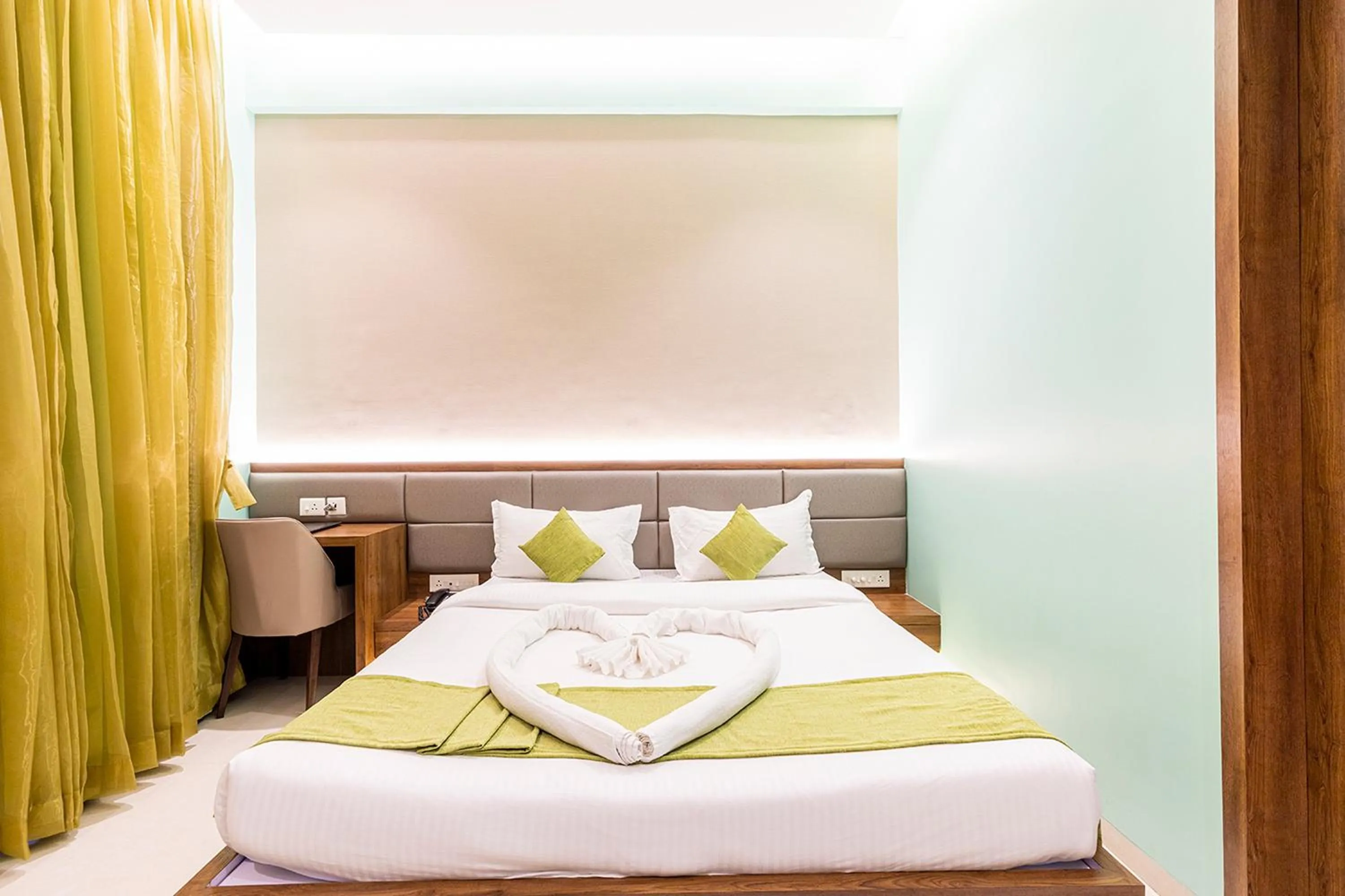 Bed in Hotel Seven Oaks