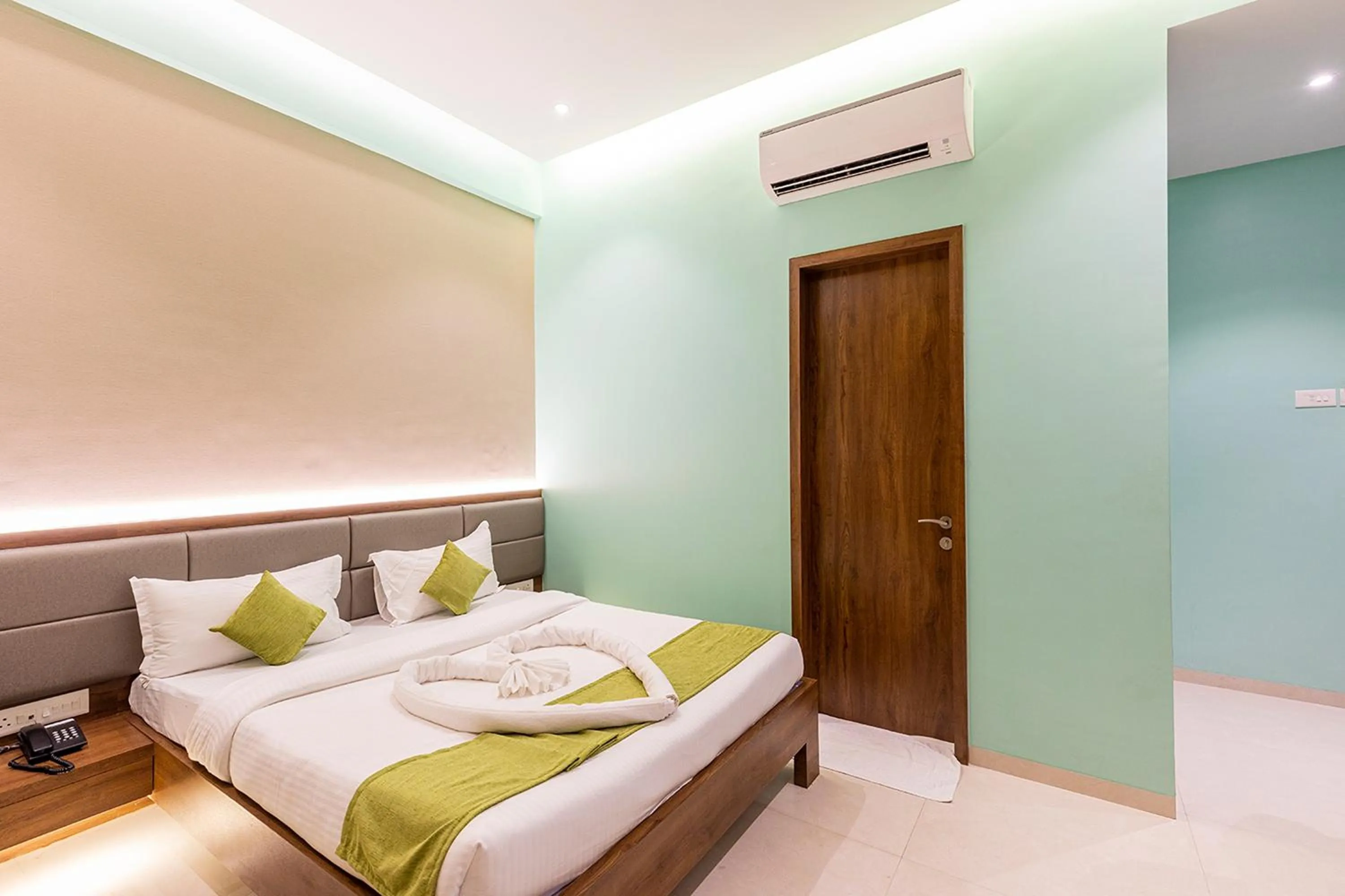 Bed in Hotel Seven Oaks