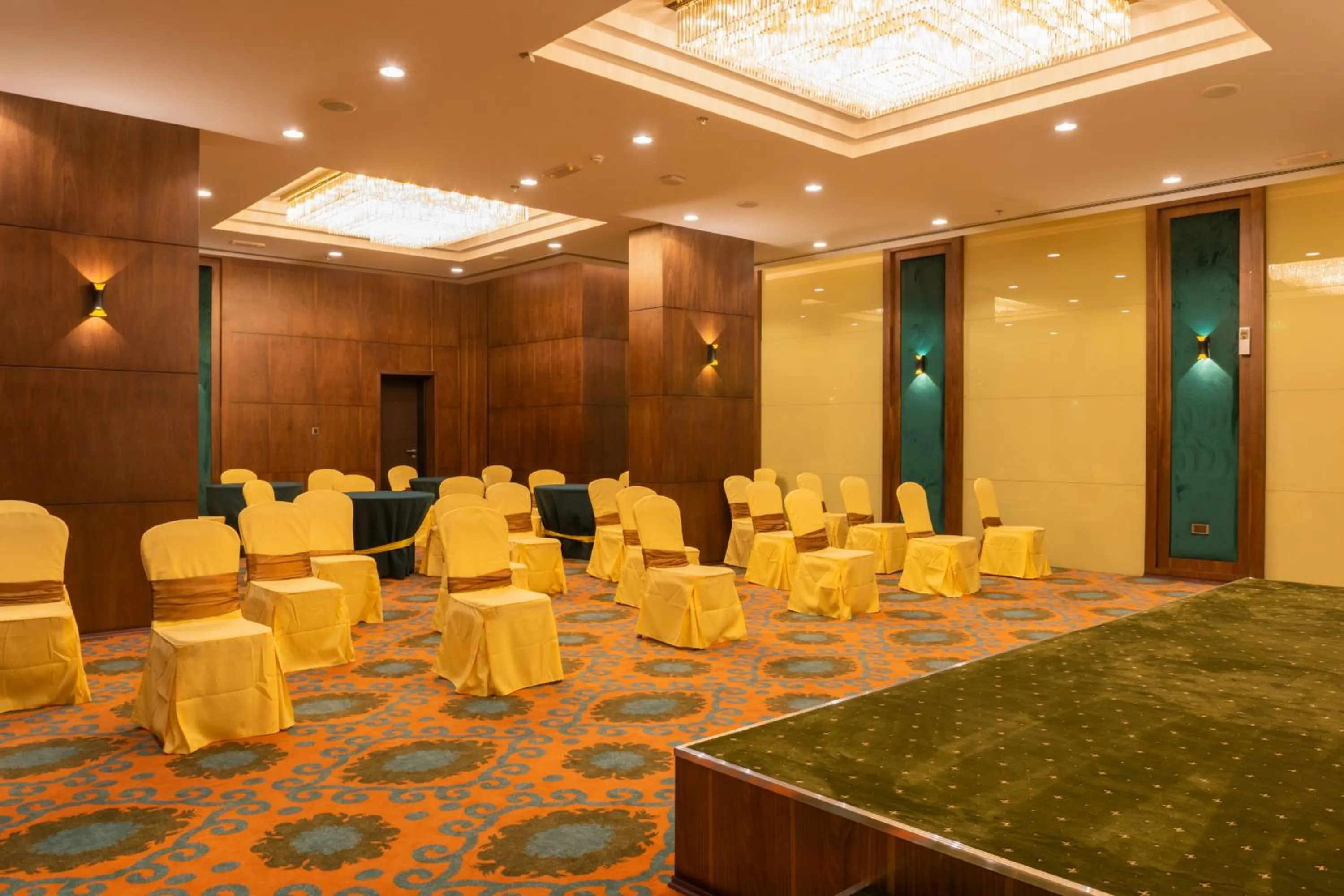 Business facilities in Royal Crown Hotel