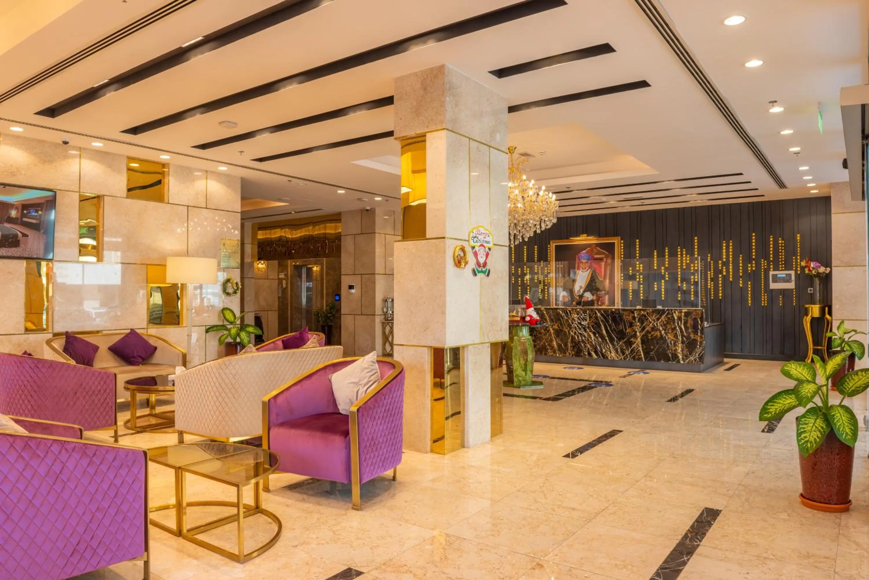 Lobby or reception in Royal Crown Hotel