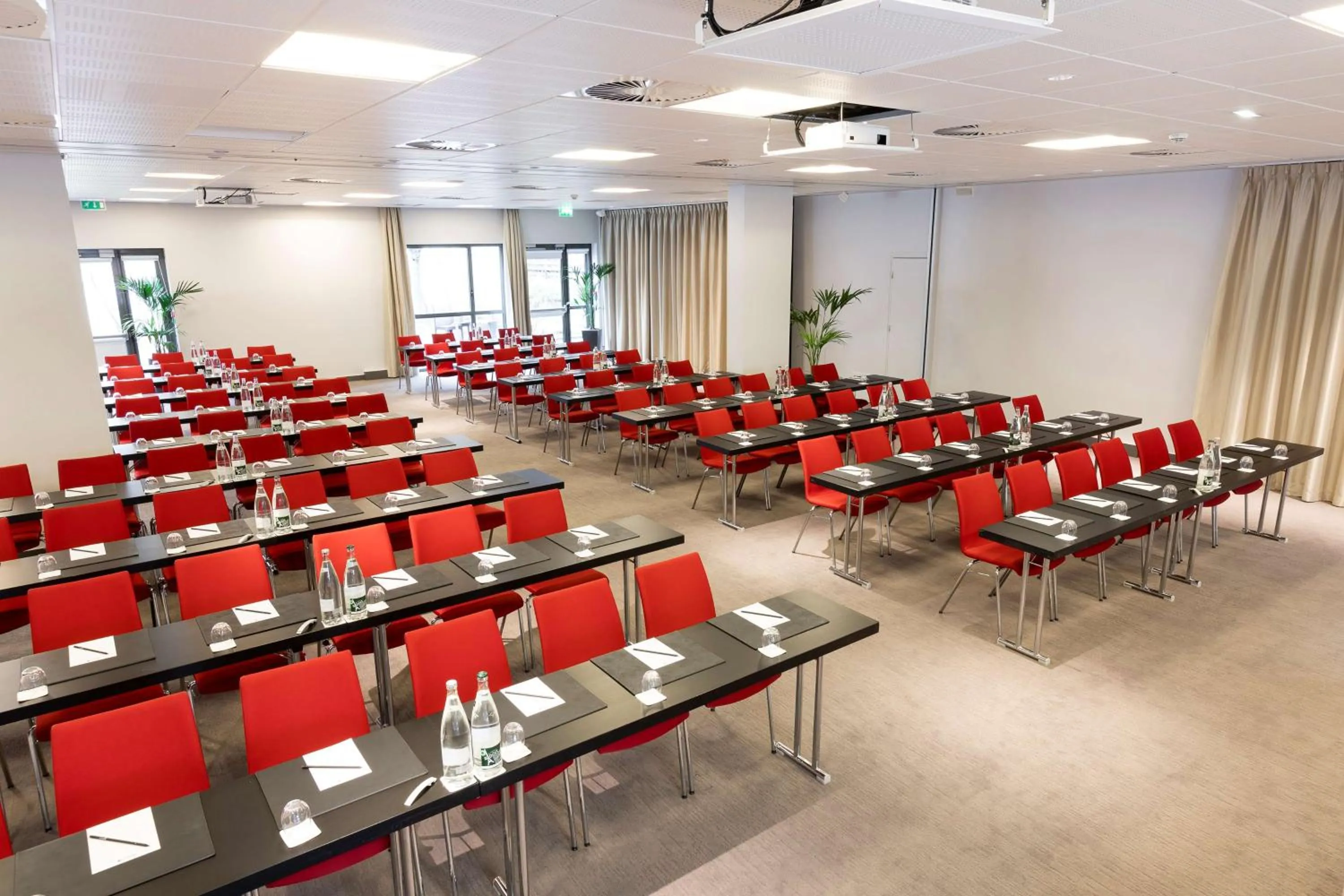 Business facilities in Radisson Blu Hotel, Paris Boulogne