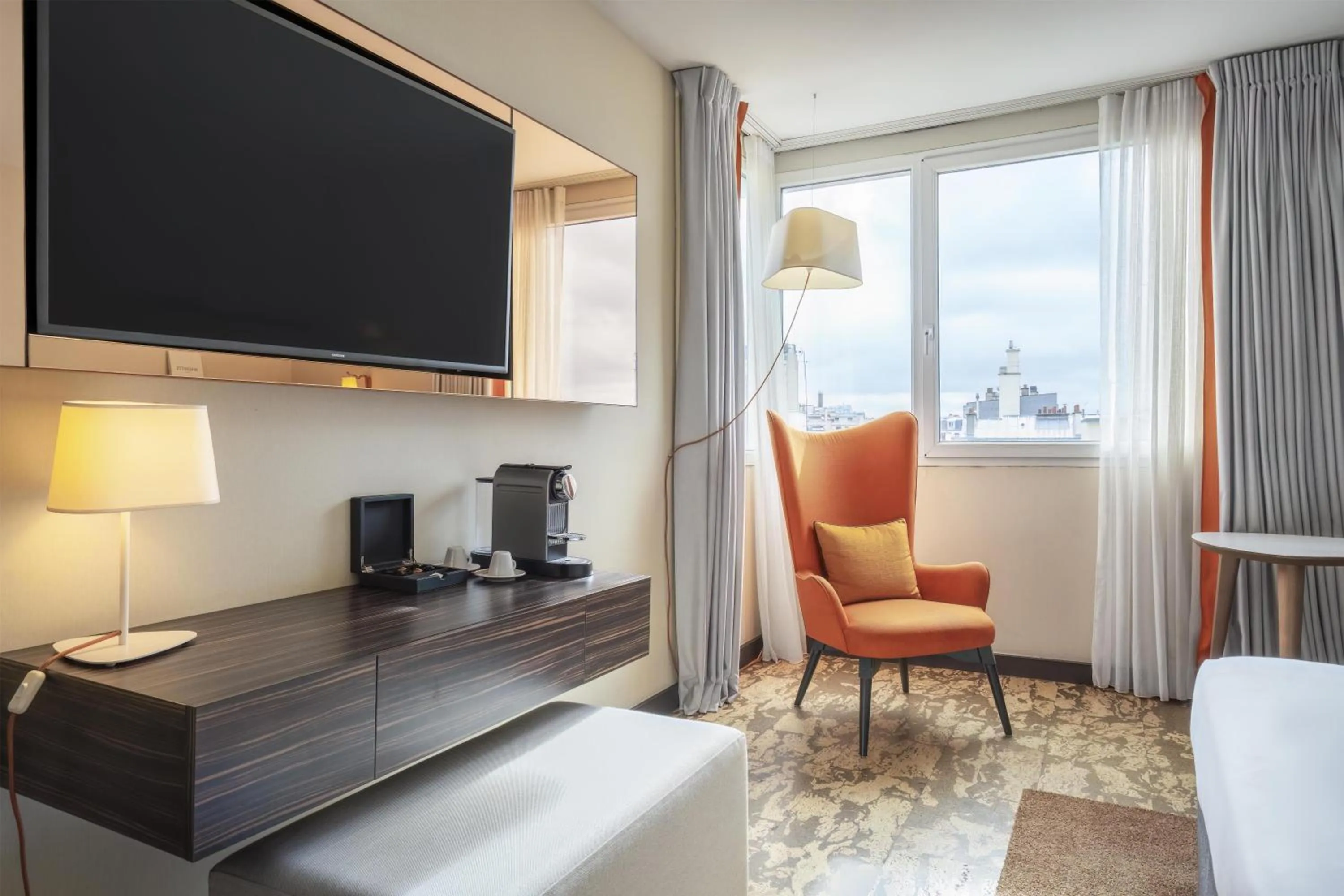 Living room in DoubleTree by Hilton Paris Boulogne