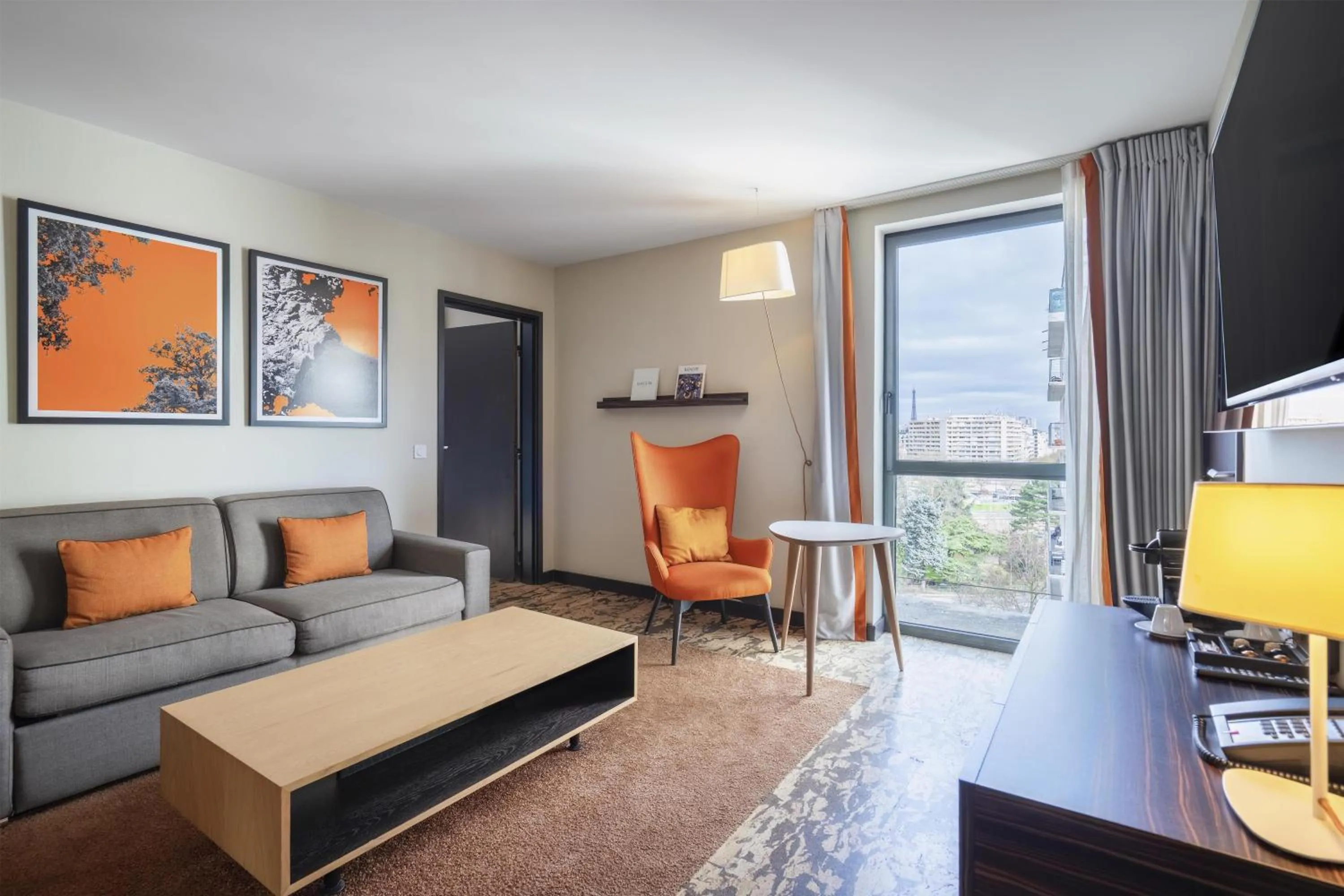 Living room in DoubleTree by Hilton Paris Boulogne