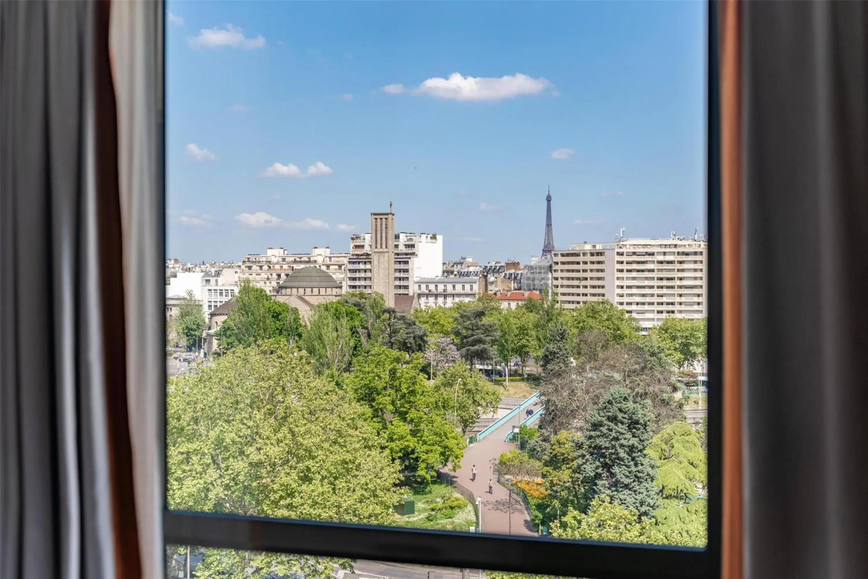 View (from property/room) in Radisson Blu Hotel, Paris Boulogne View (from property/room) in Radisson Blu Hotel, Paris Boulogne