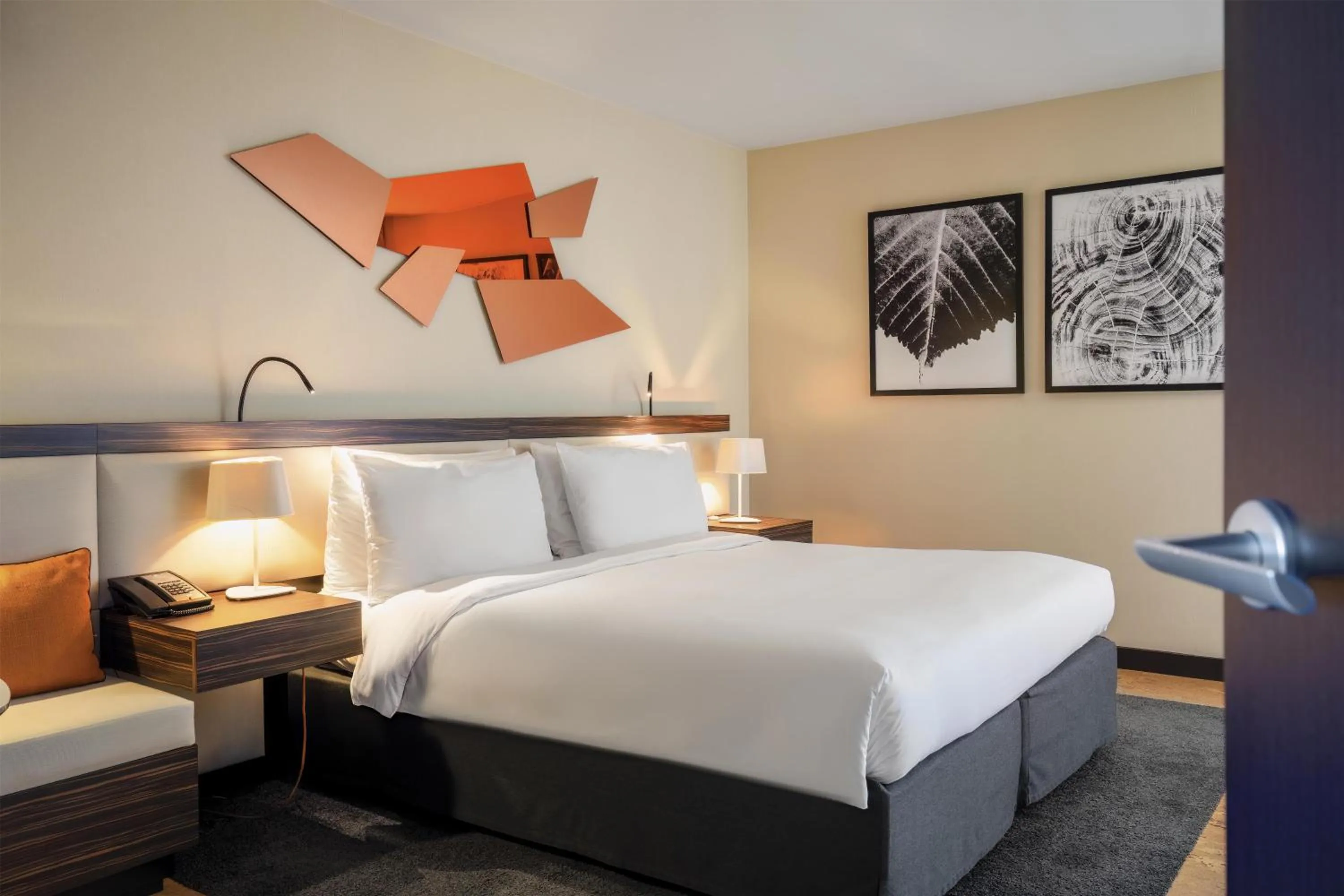Bed in DoubleTree by Hilton Paris Boulogne