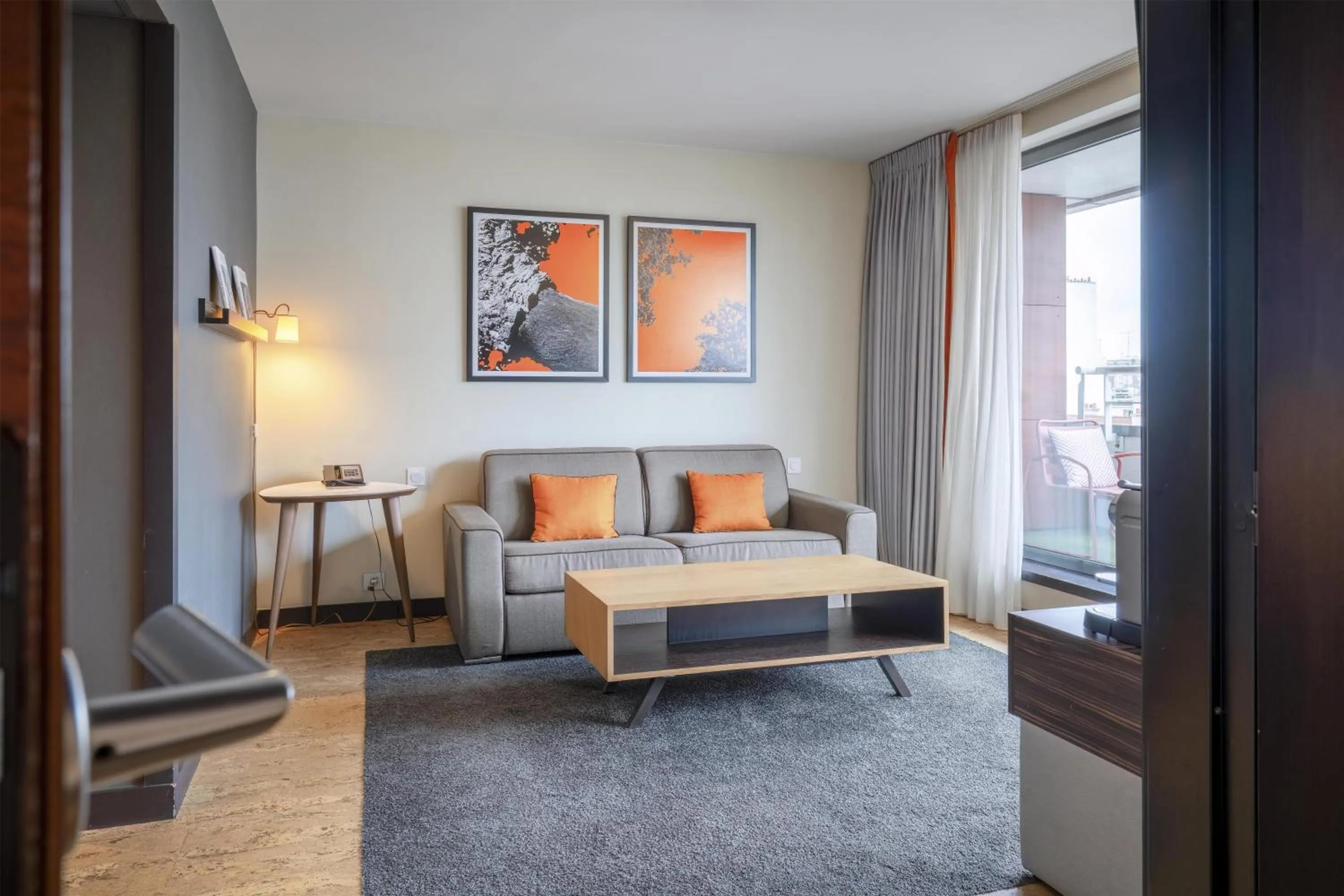 Living room in DoubleTree by Hilton Paris Boulogne
