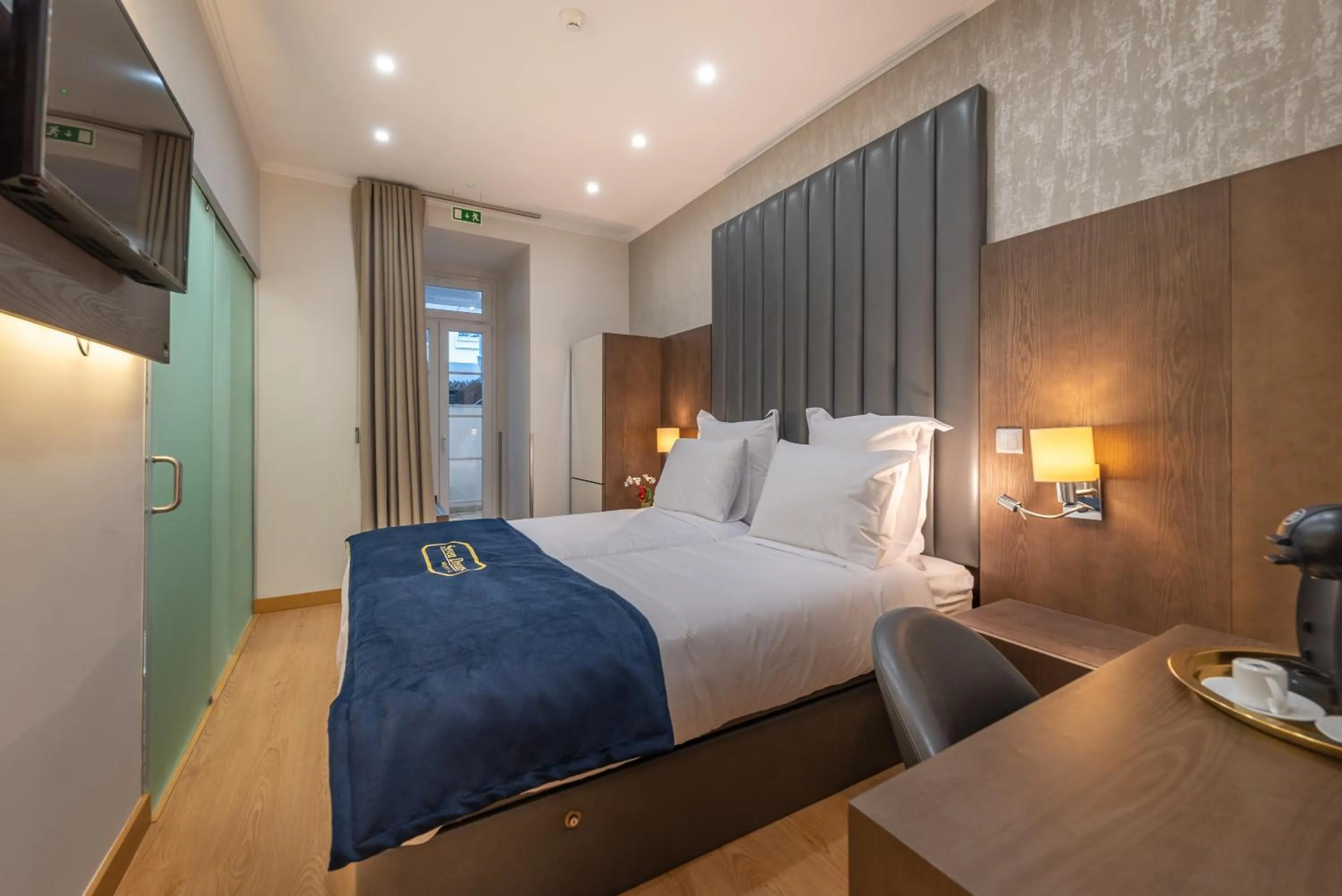 Bedroom, Bed in Seven Dreams Suites