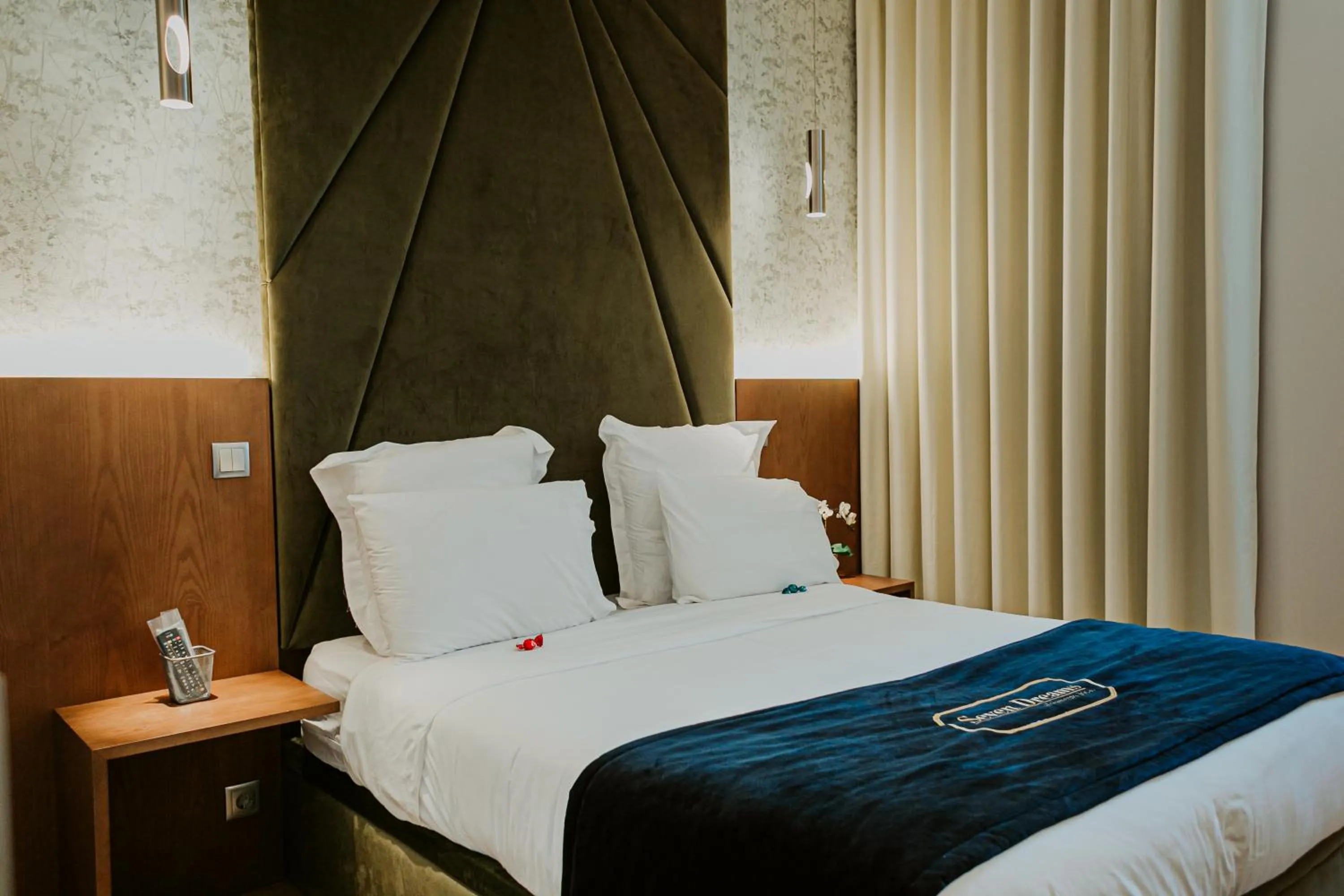 Bedroom, Bed in Seven Dreams Suites