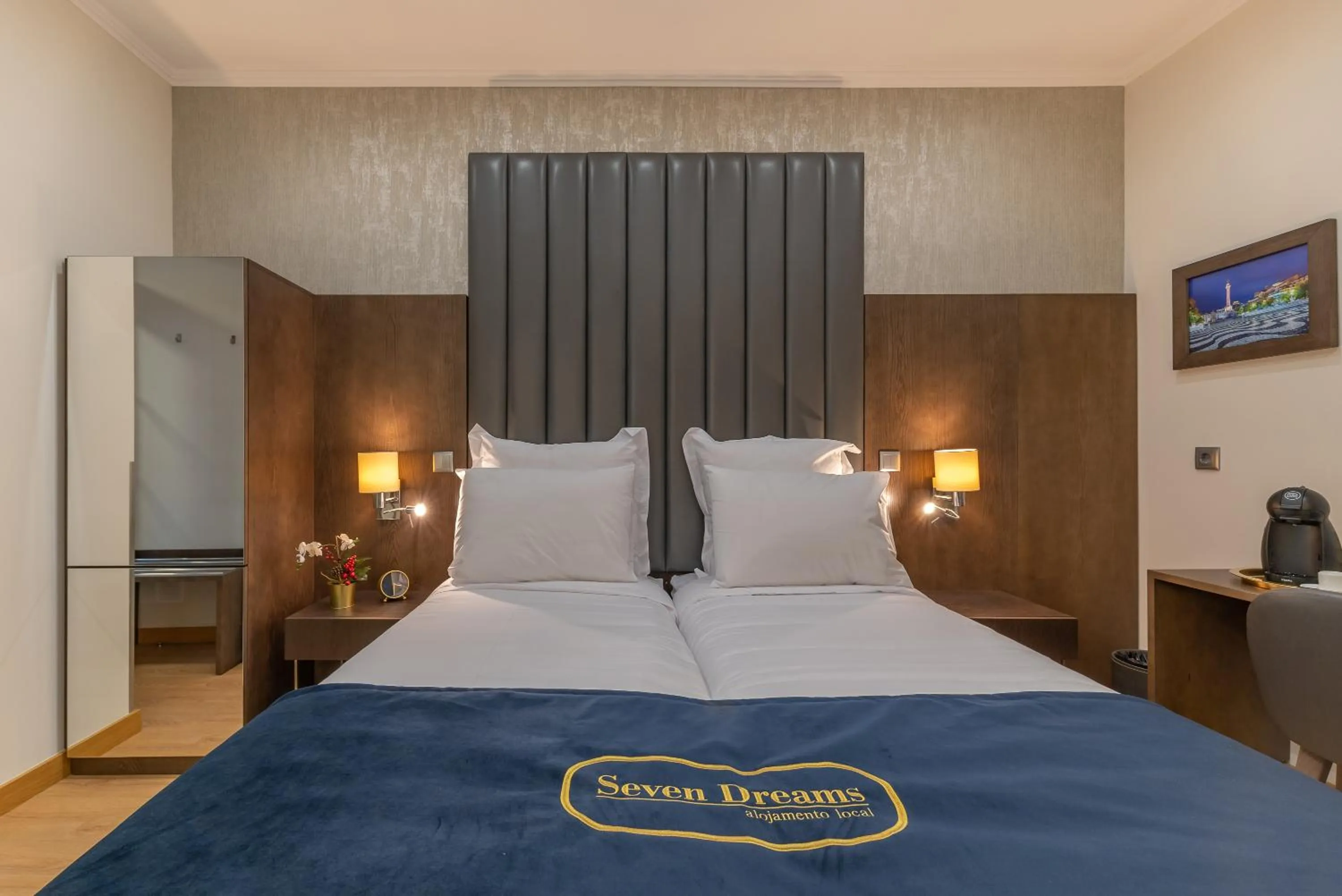 Bedroom, Bed in Seven Dreams Suites