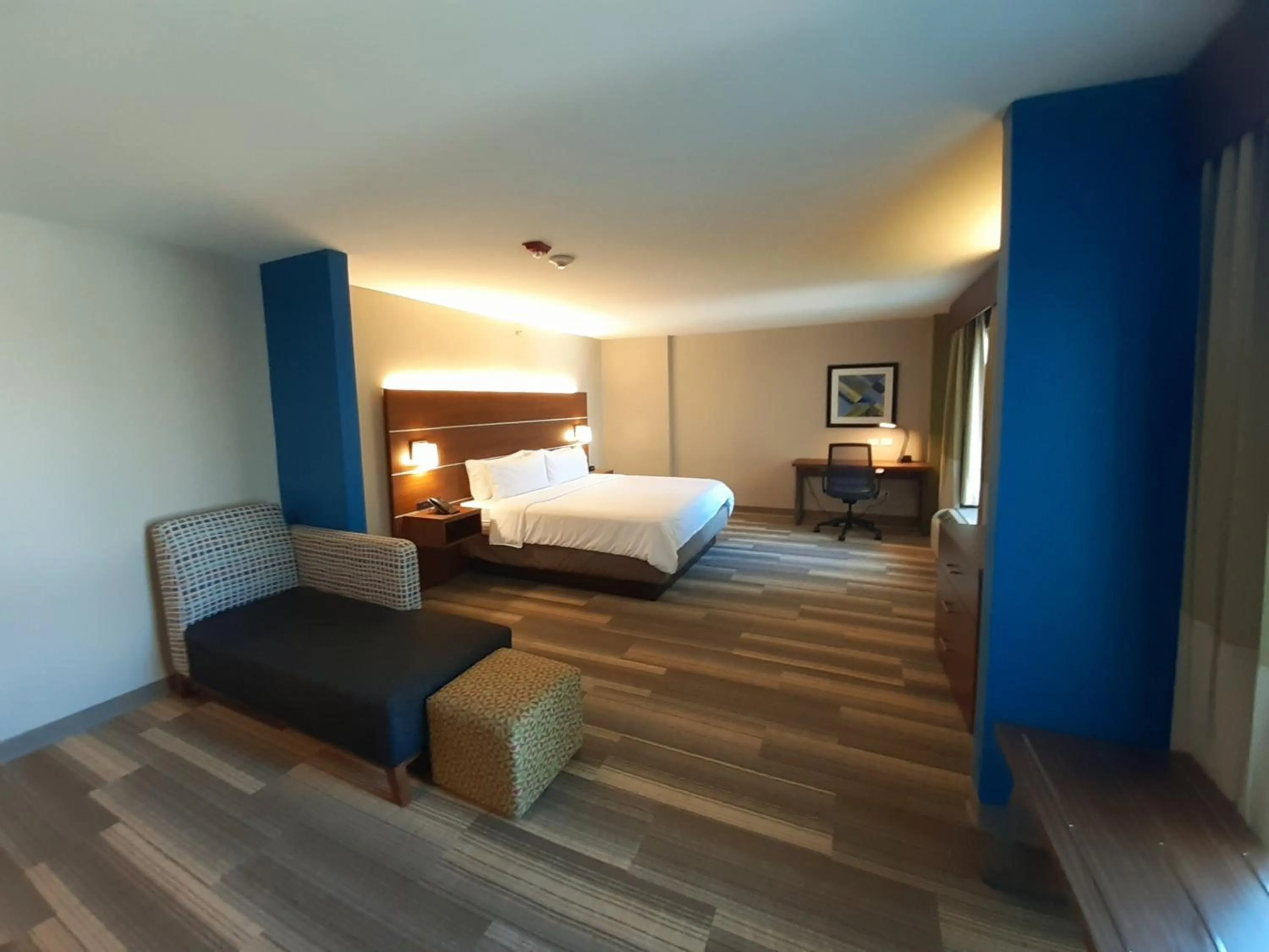 Photo of the whole room, Bed in Holiday Inn Express Trincity by IHG