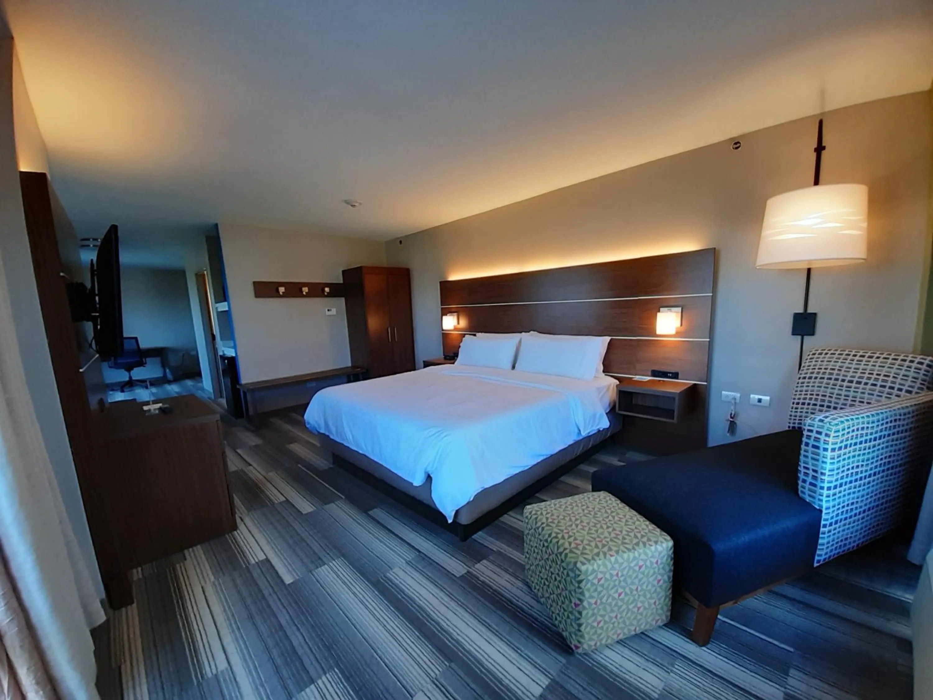 Photo of the whole room, Bed in Holiday Inn Express Trincity by IHG