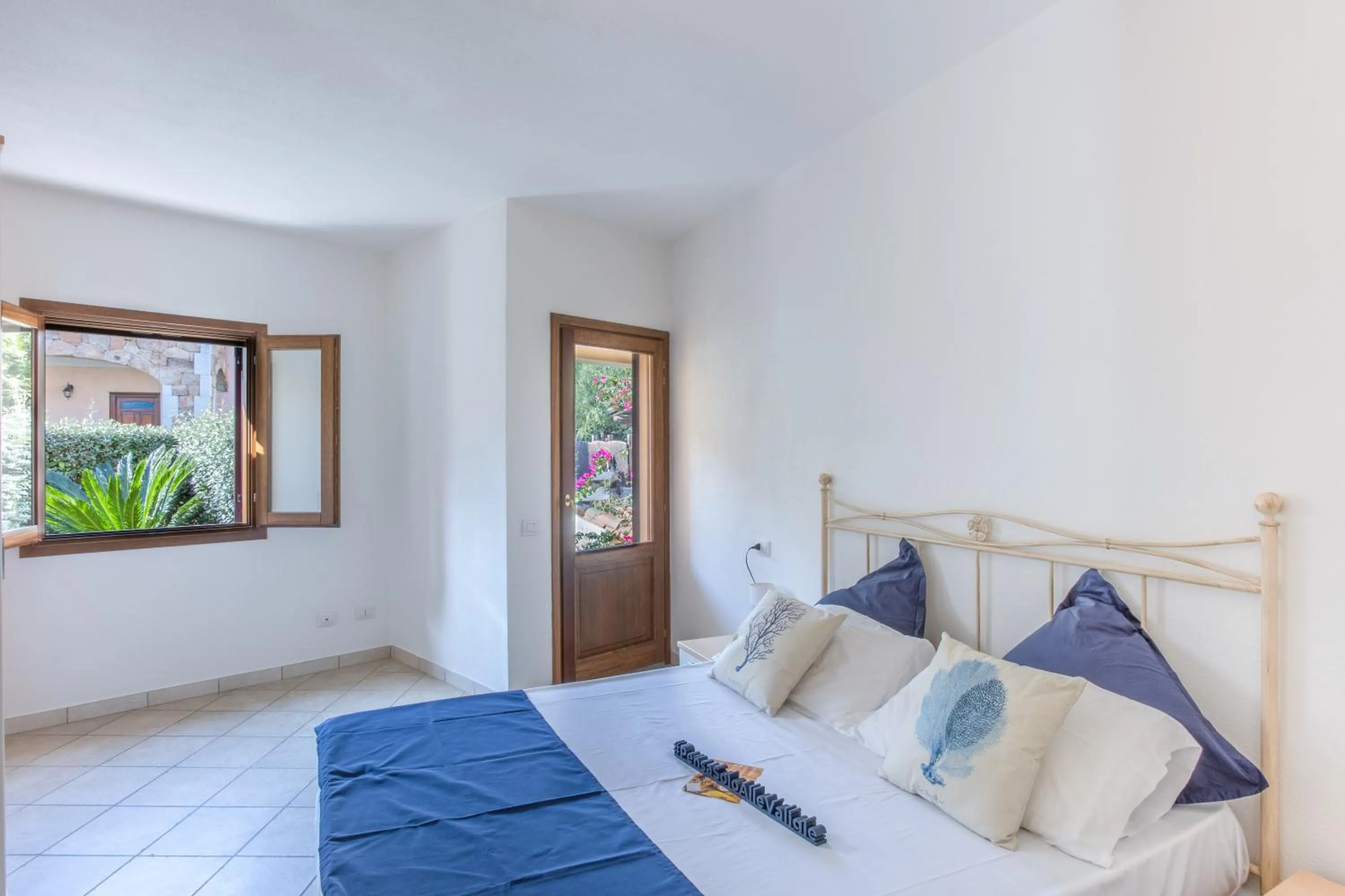 Bedroom, Bed in Appartamenti Tanaunella