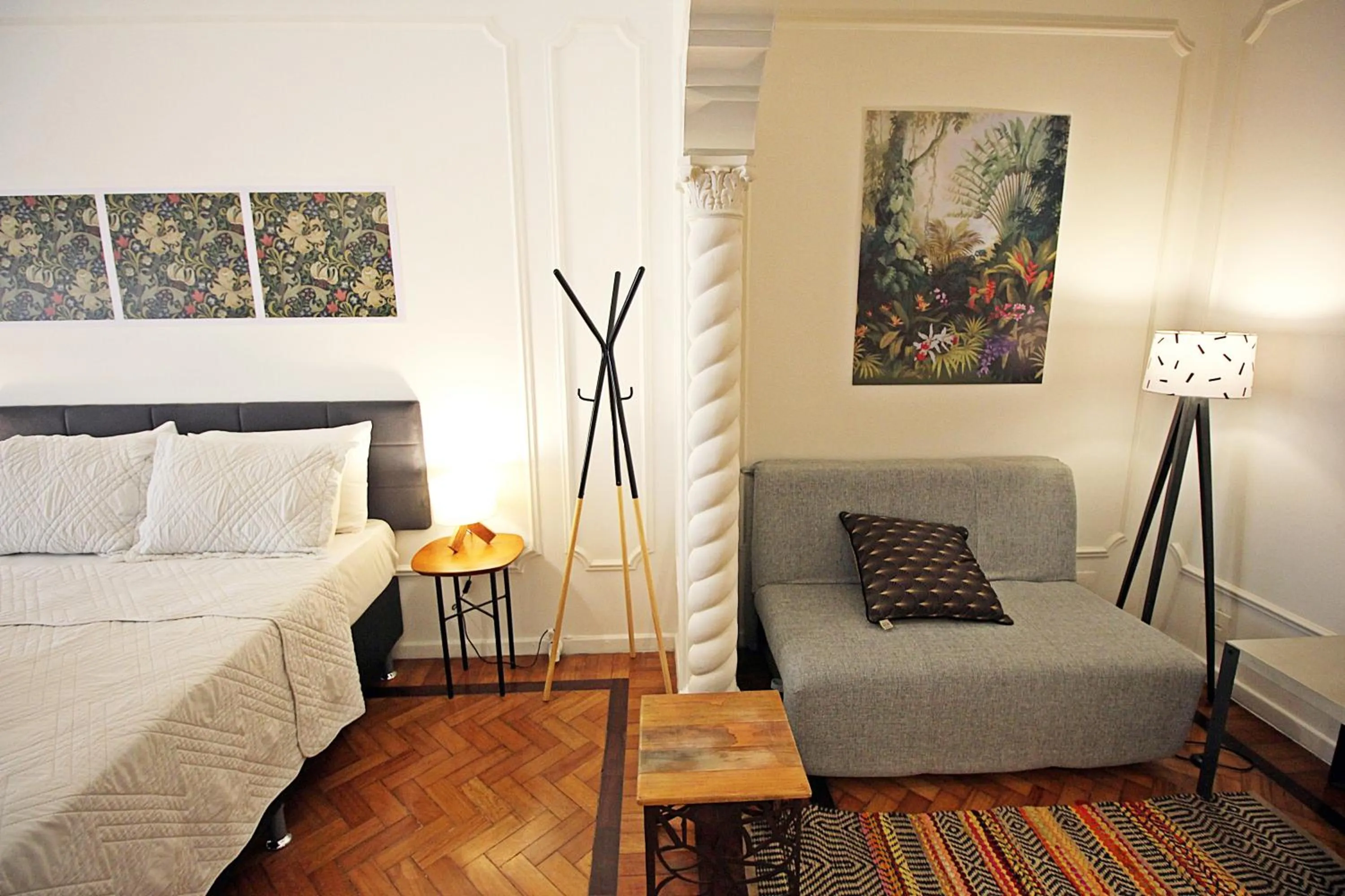 Living room, Bed in Rio Spot Homes vintage C051