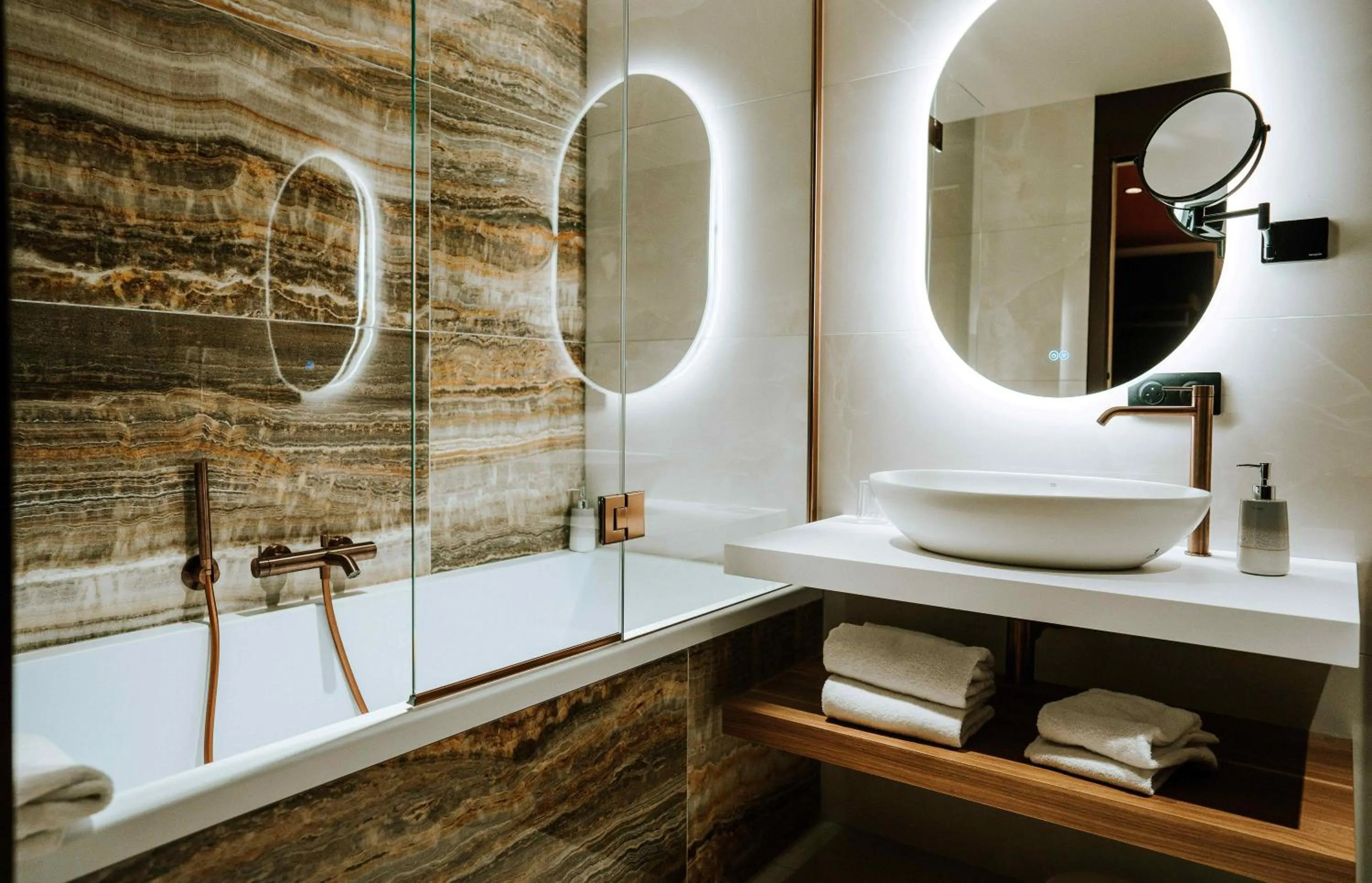 Shower in Hôtel Fesch & Spa