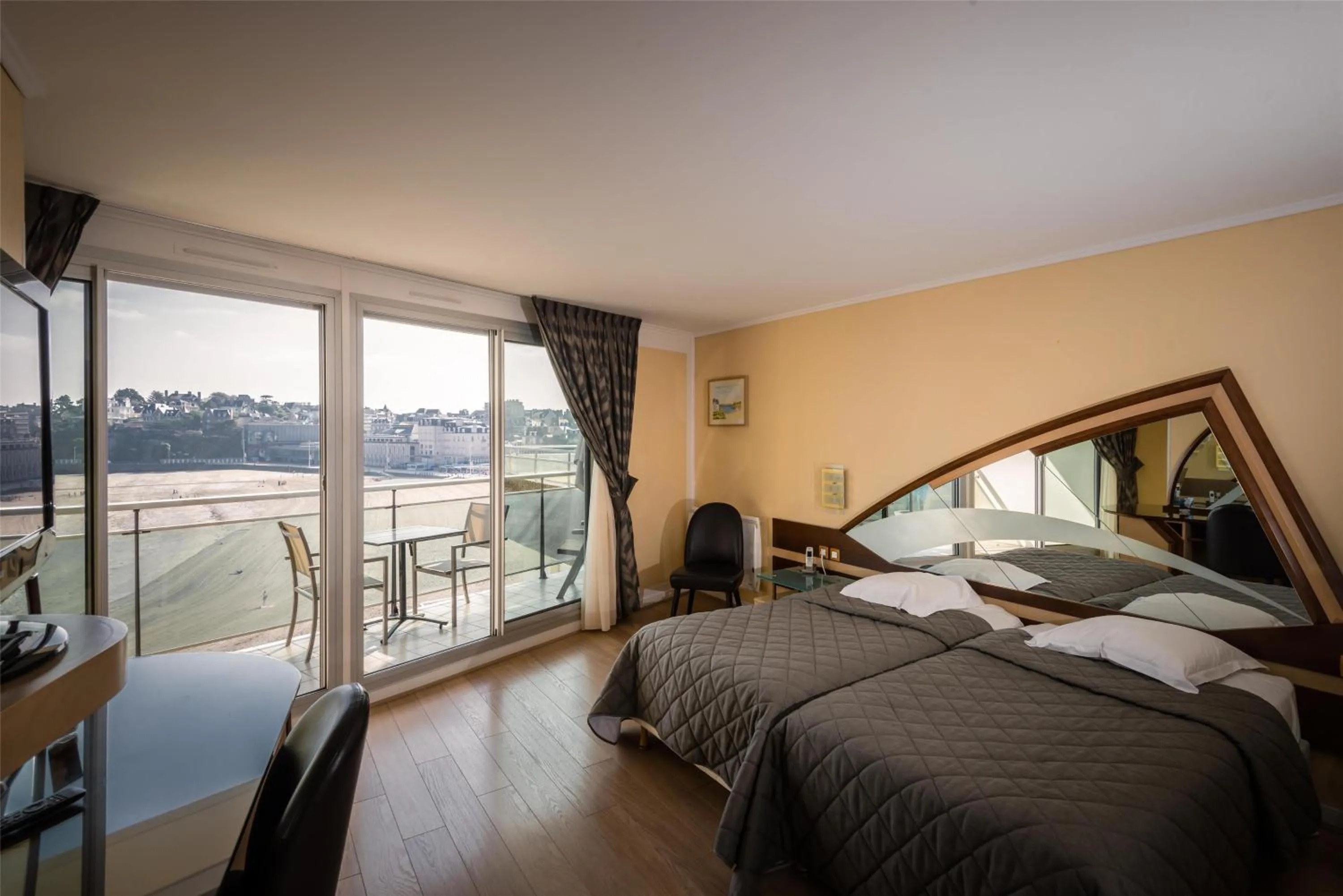 Bedroom, Bed in Le Crystal Dinard, Sure Hotel Collection by Best Western
