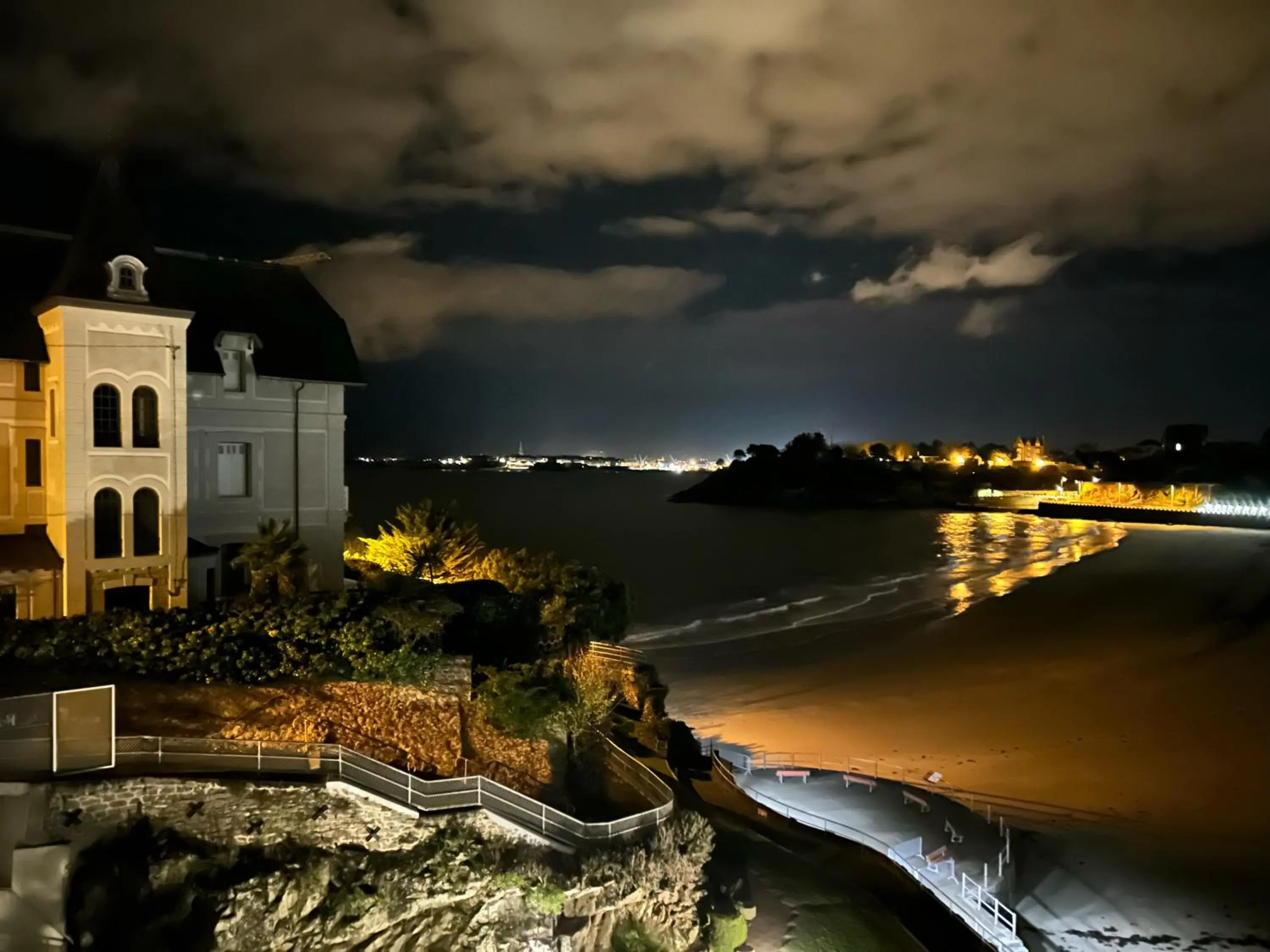 Le Crystal Dinard, Sure Hotel Collection by Best Western