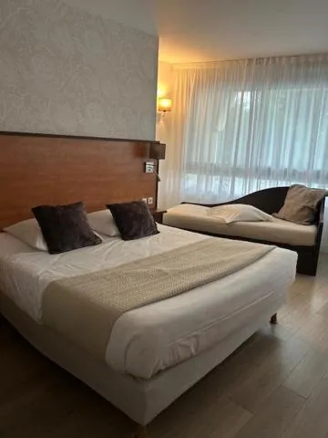Bed in Le Crystal Dinard, Sure Hotel Collection by Best Western