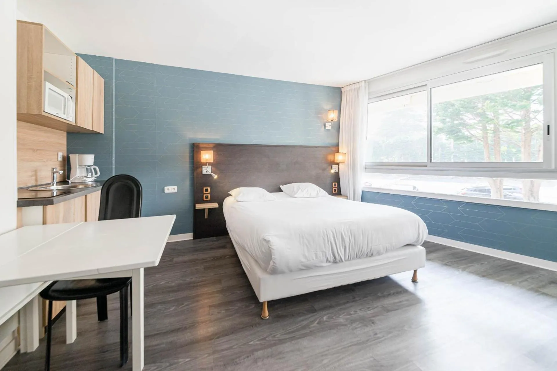 Bed in Le Crystal Dinard, Sure Hotel Collection by Best Western