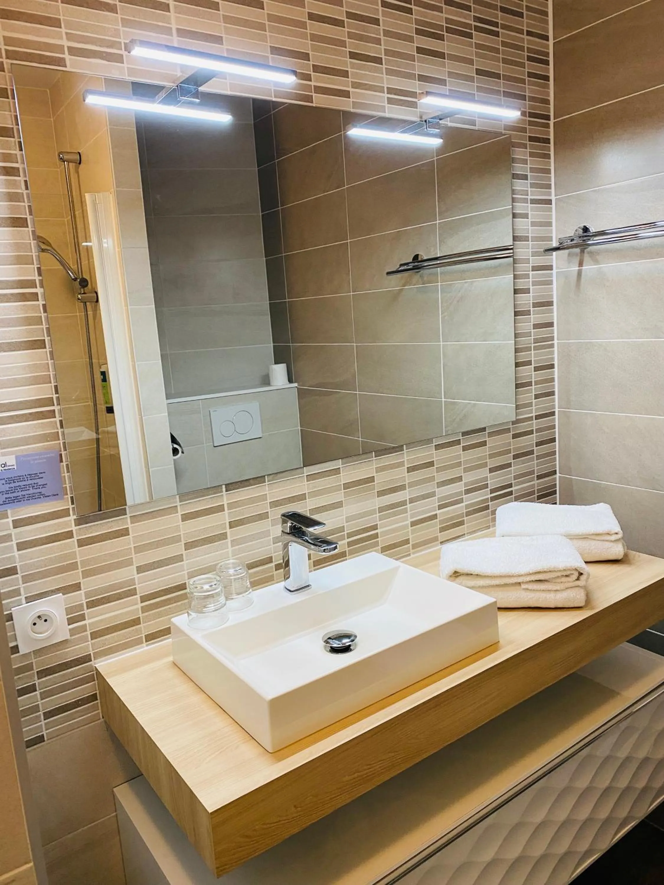 Le Crystal Dinard, Sure Hotel Collection by Best Western