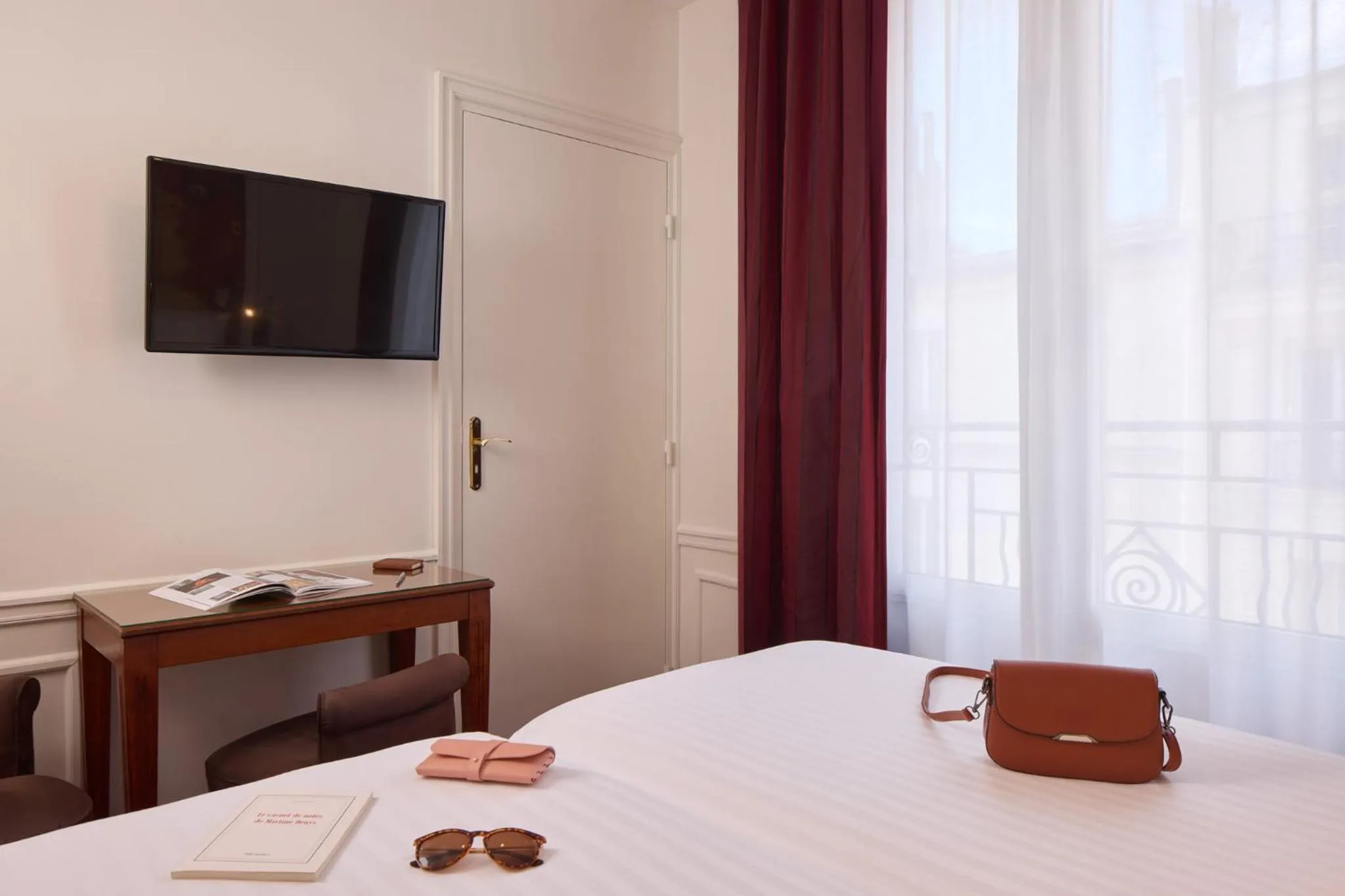 Bedroom, Bed in Timhotel Tour Montparnasse