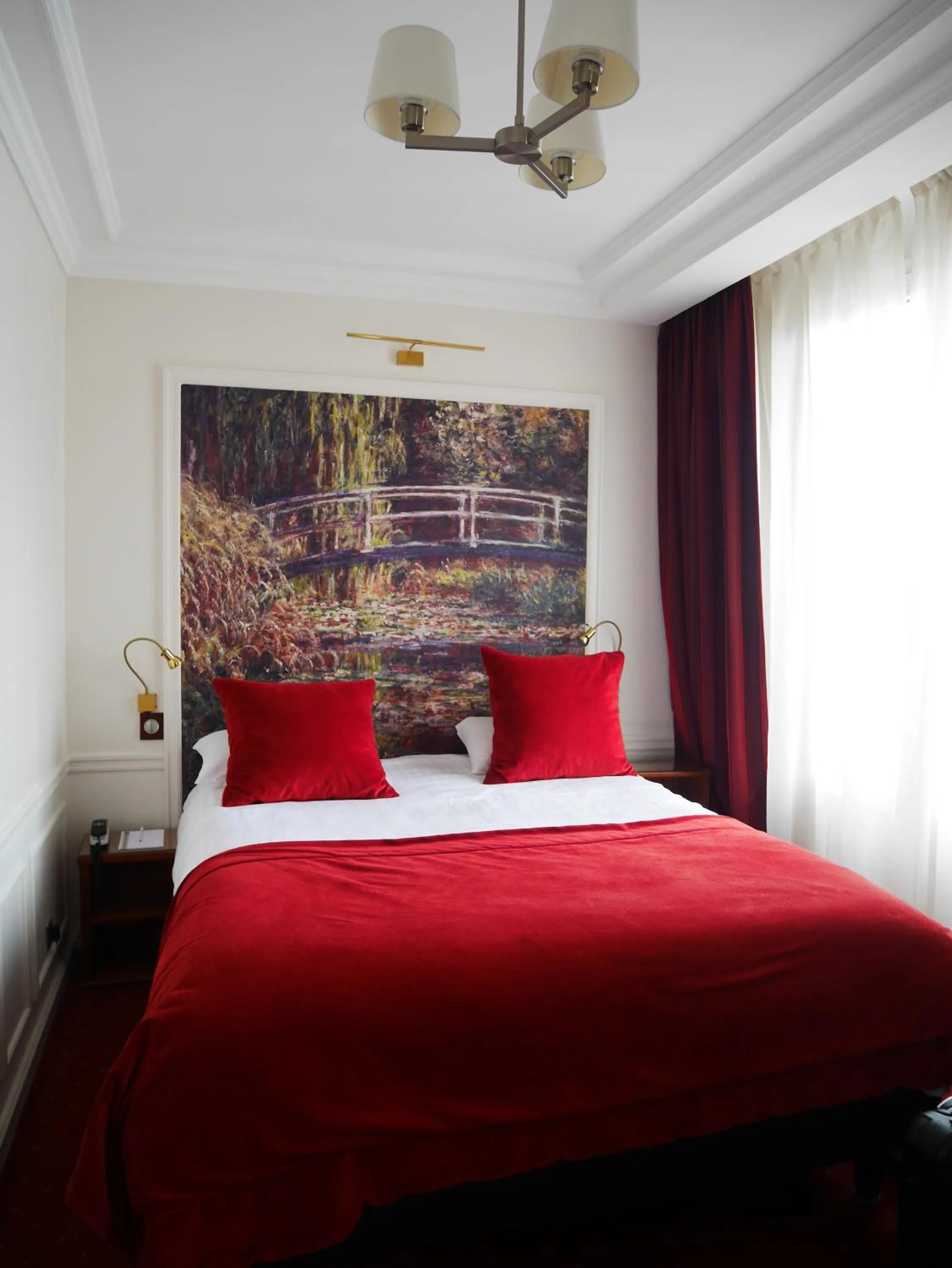 Photo of the whole room, Bed in Timhotel Tour Montparnasse