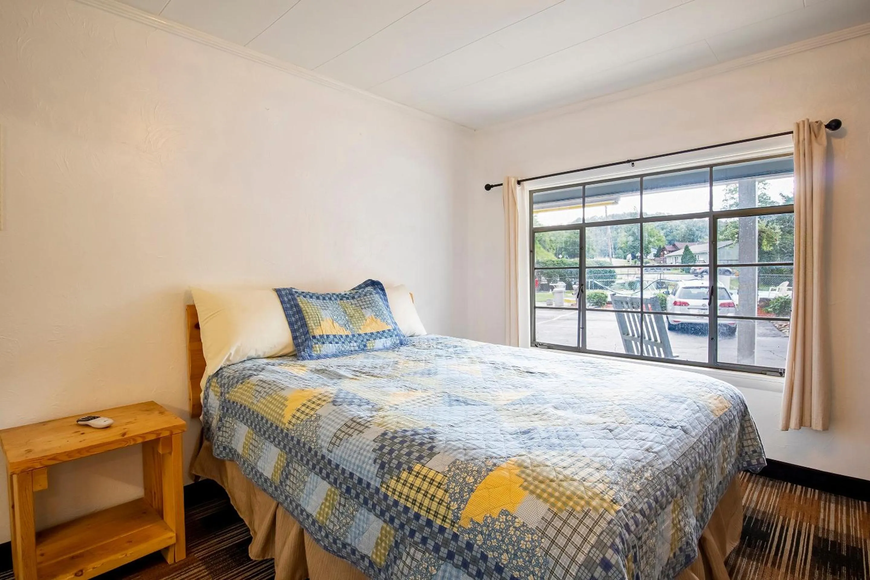 Bedroom, Bed in Lloyd's On The River Country Inn By Oyo