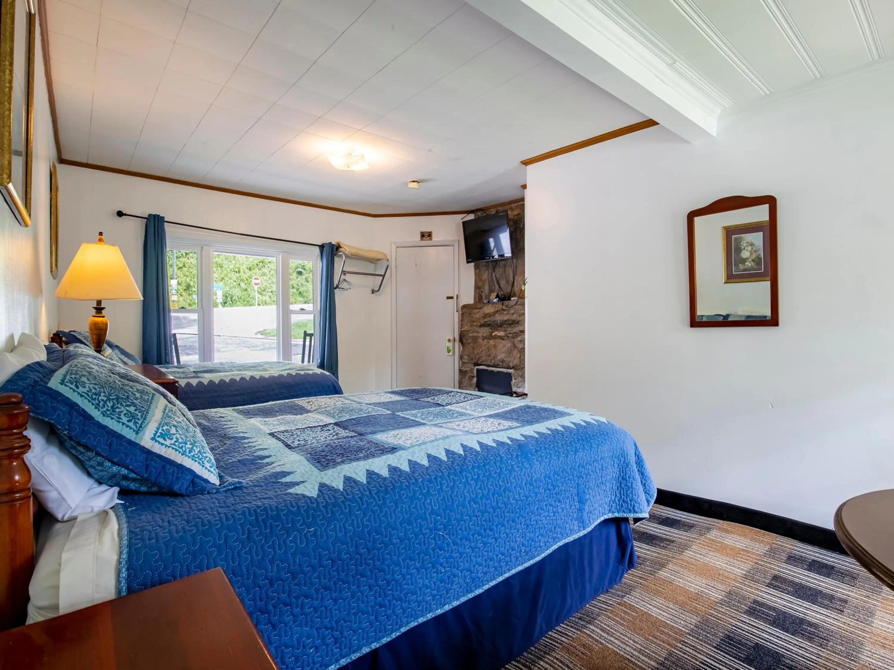 Bedroom, Bed in Lloyd's On The River Country Inn By Oyo