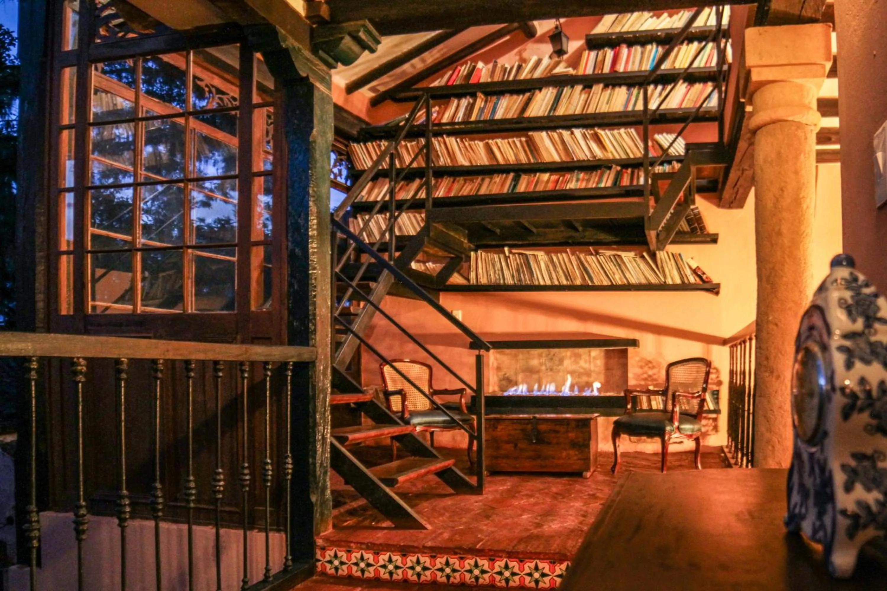 Library in Hotel Plazuela de San Agustín - PSA Hotel