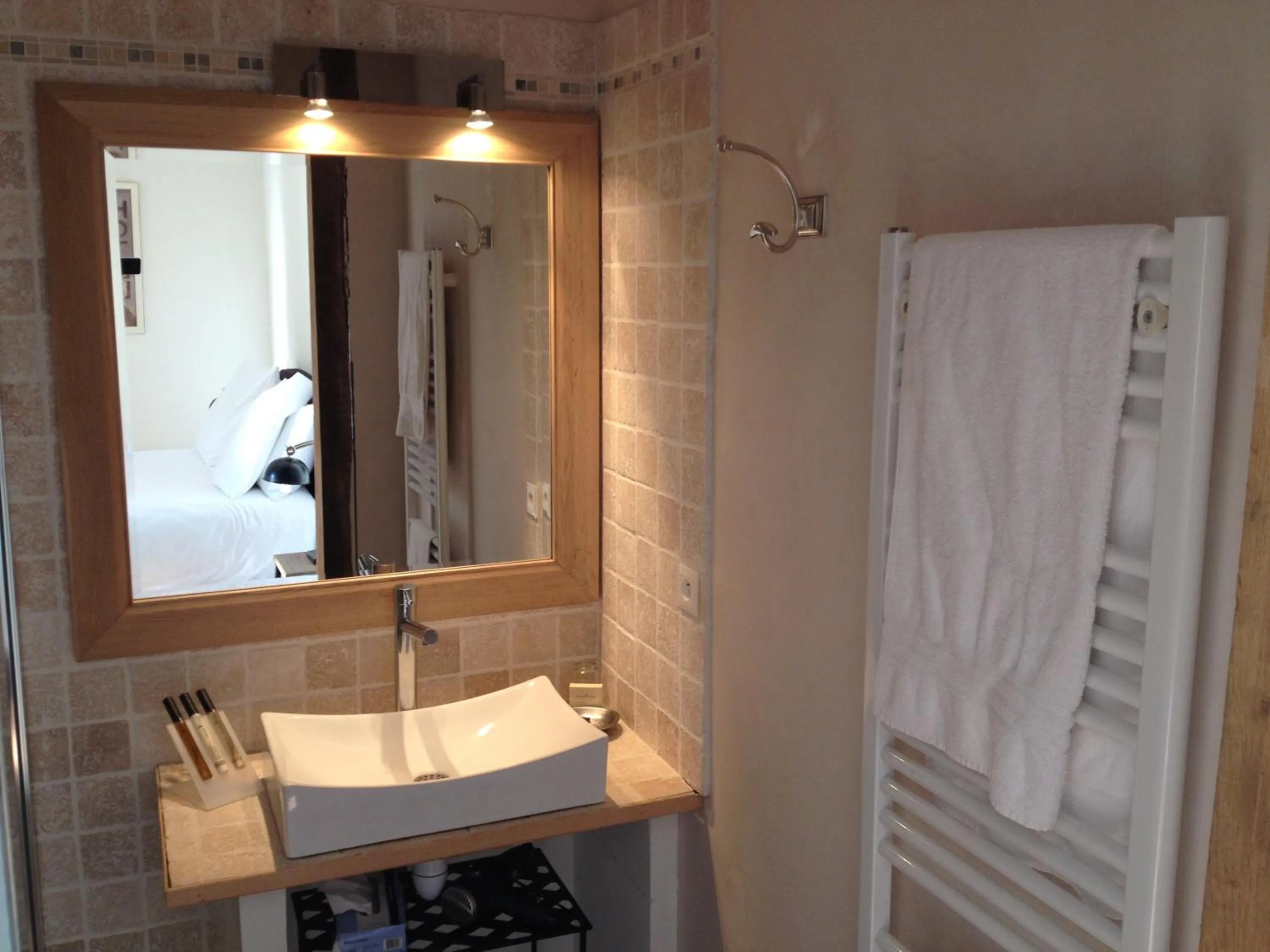 Bathroom in Hotel L'Aunette Cottage