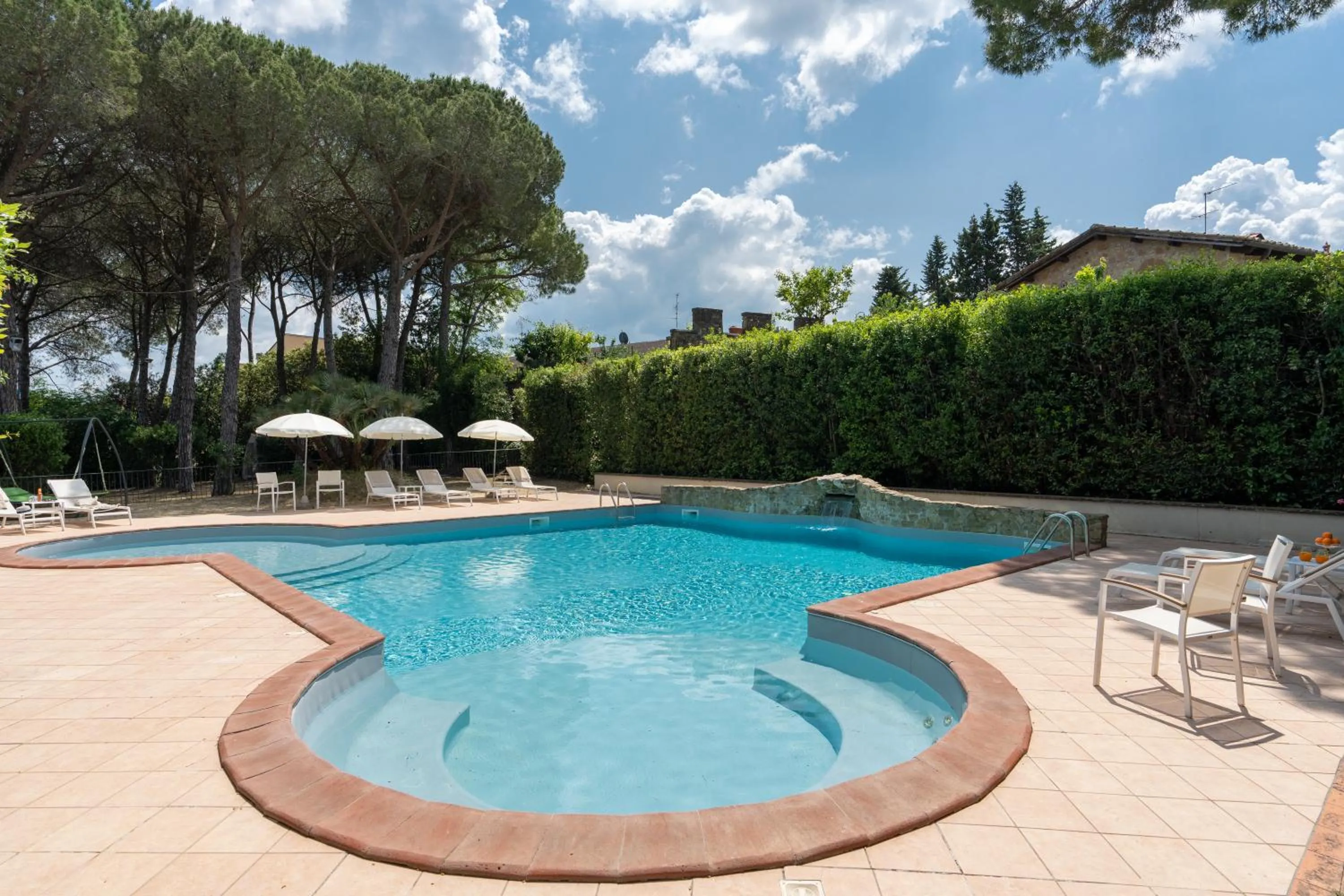 Swimming pool in Relais Villa Bianca