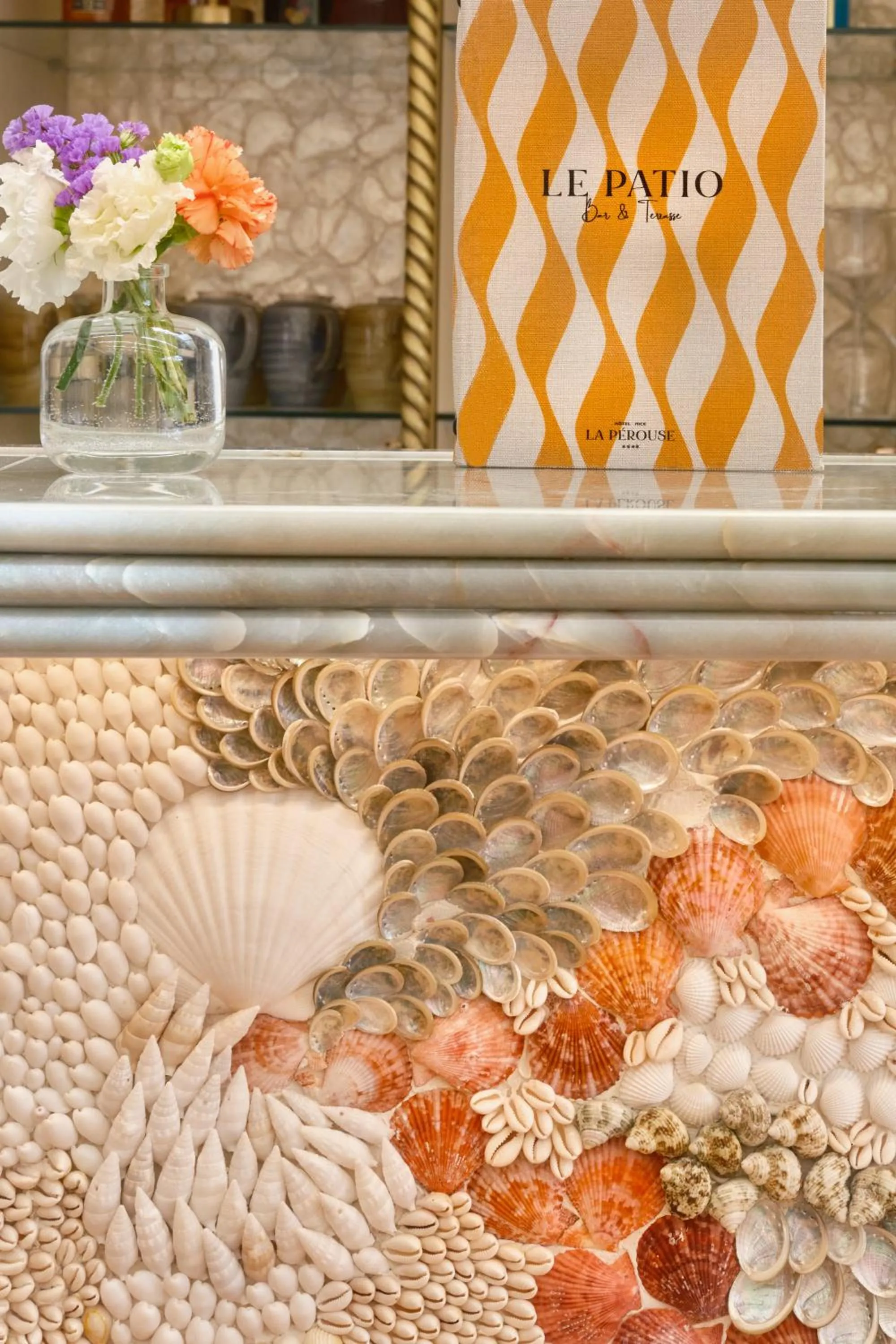 Lounge or bar in Hôtel La Pérouse Nice Baie des Anges