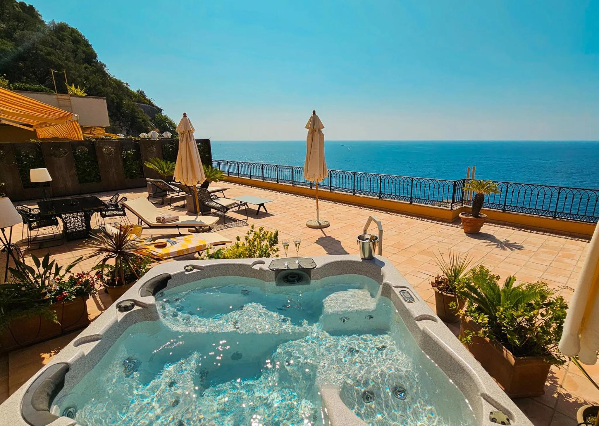 Hôtel La Pérouse Nice Baie des Anges