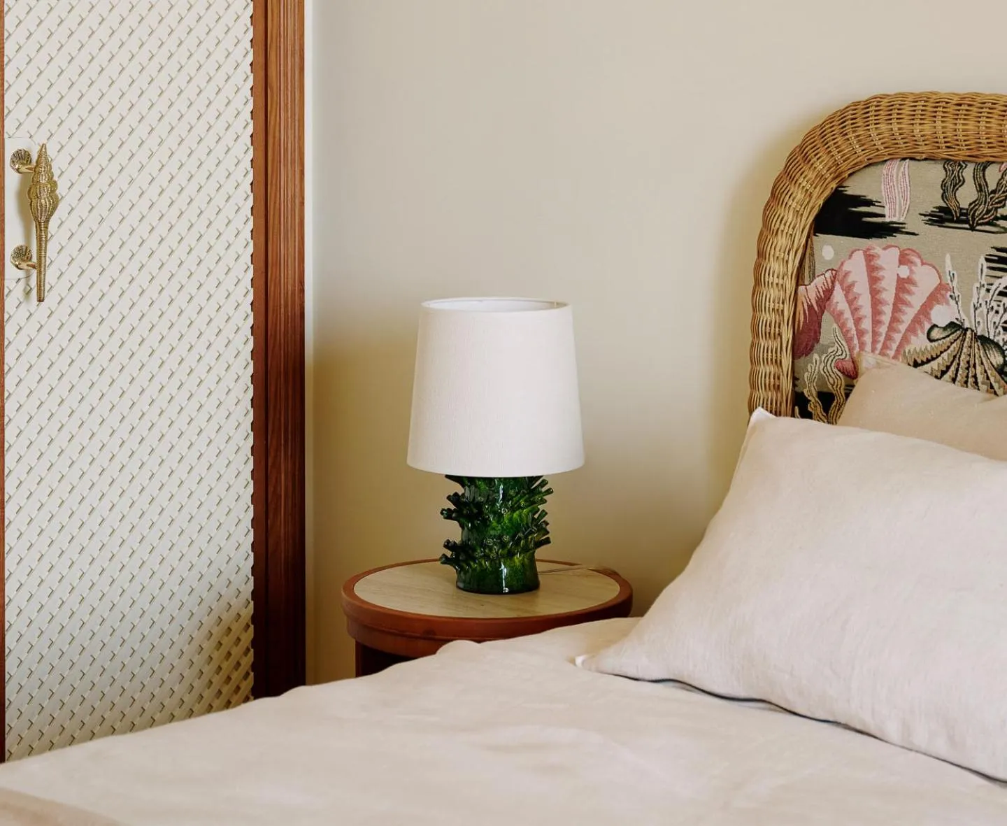 Bed in Hôtel La Pérouse Nice Baie des Anges