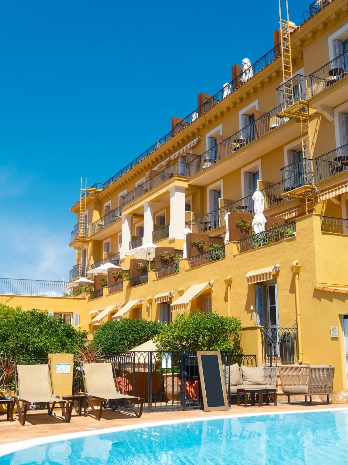 Property building in Hôtel La Pérouse Nice Baie des Anges Property building in Hôtel La Pérouse Nice Baie des Anges