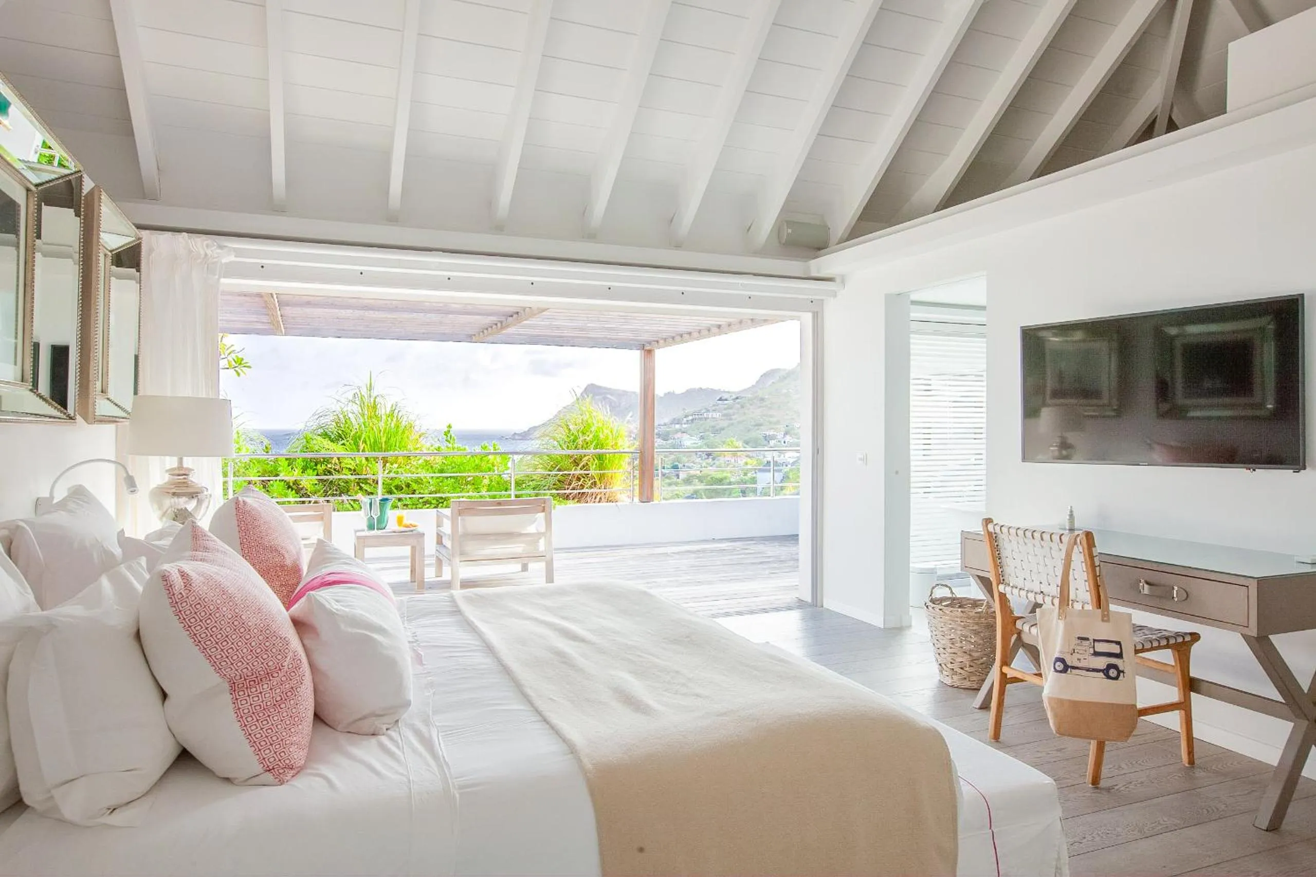 Bed in Le Toiny Hotel & Beach Club