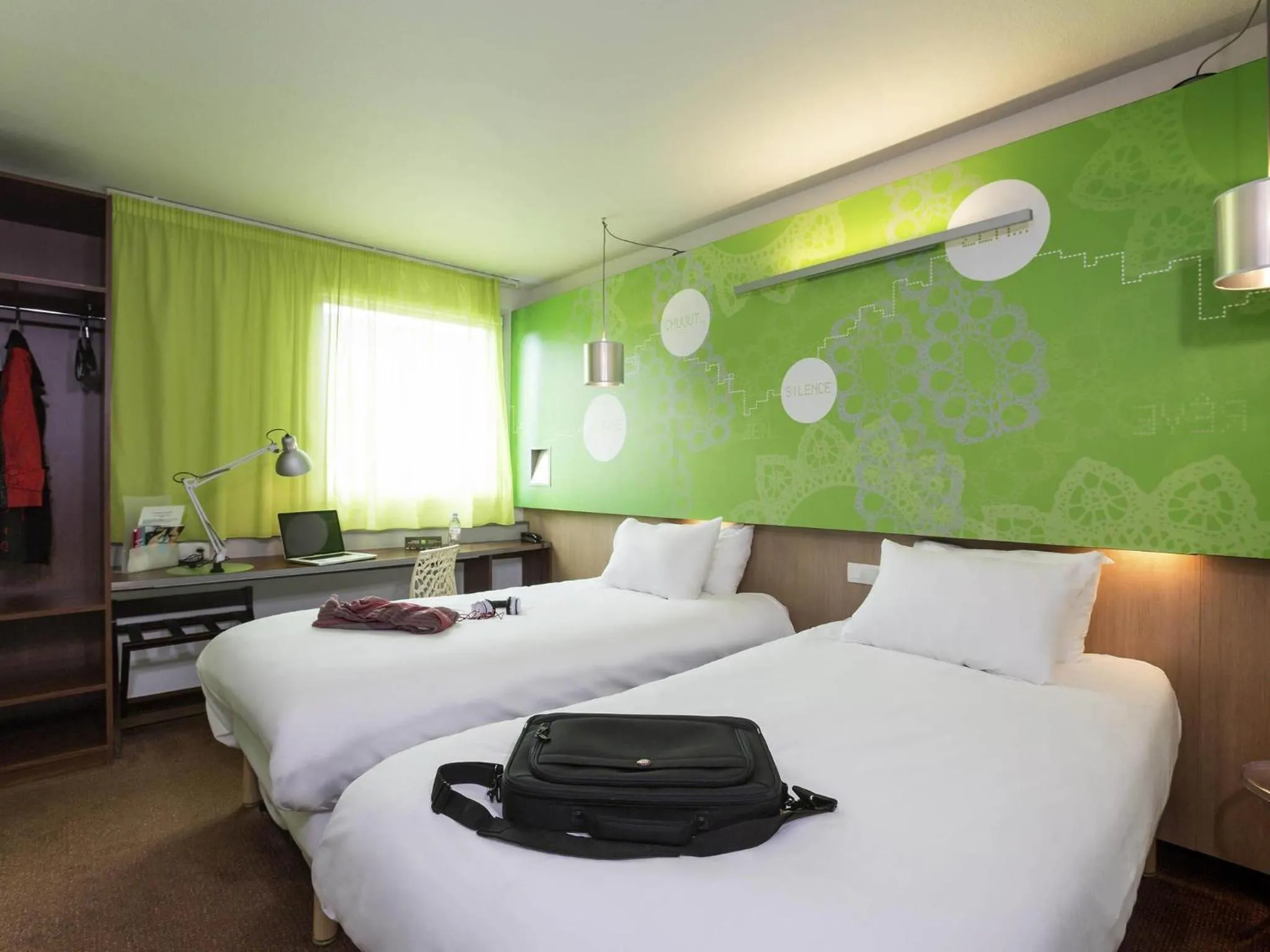 Bedroom, Bed in ibis Styles Bethune Bruay la Buissière