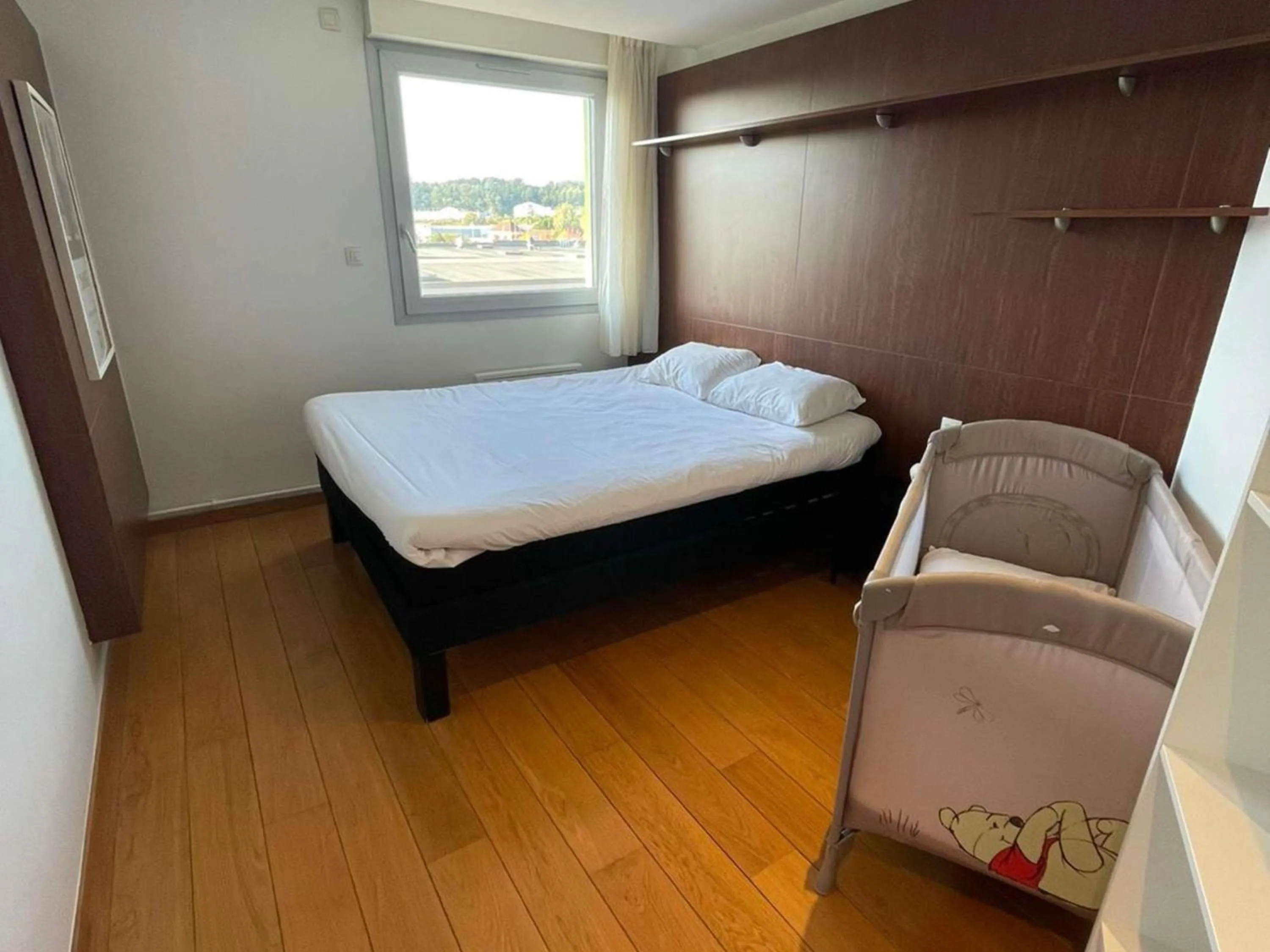 Bedroom, Bed in ibis Styles Bethune Bruay la Buissière