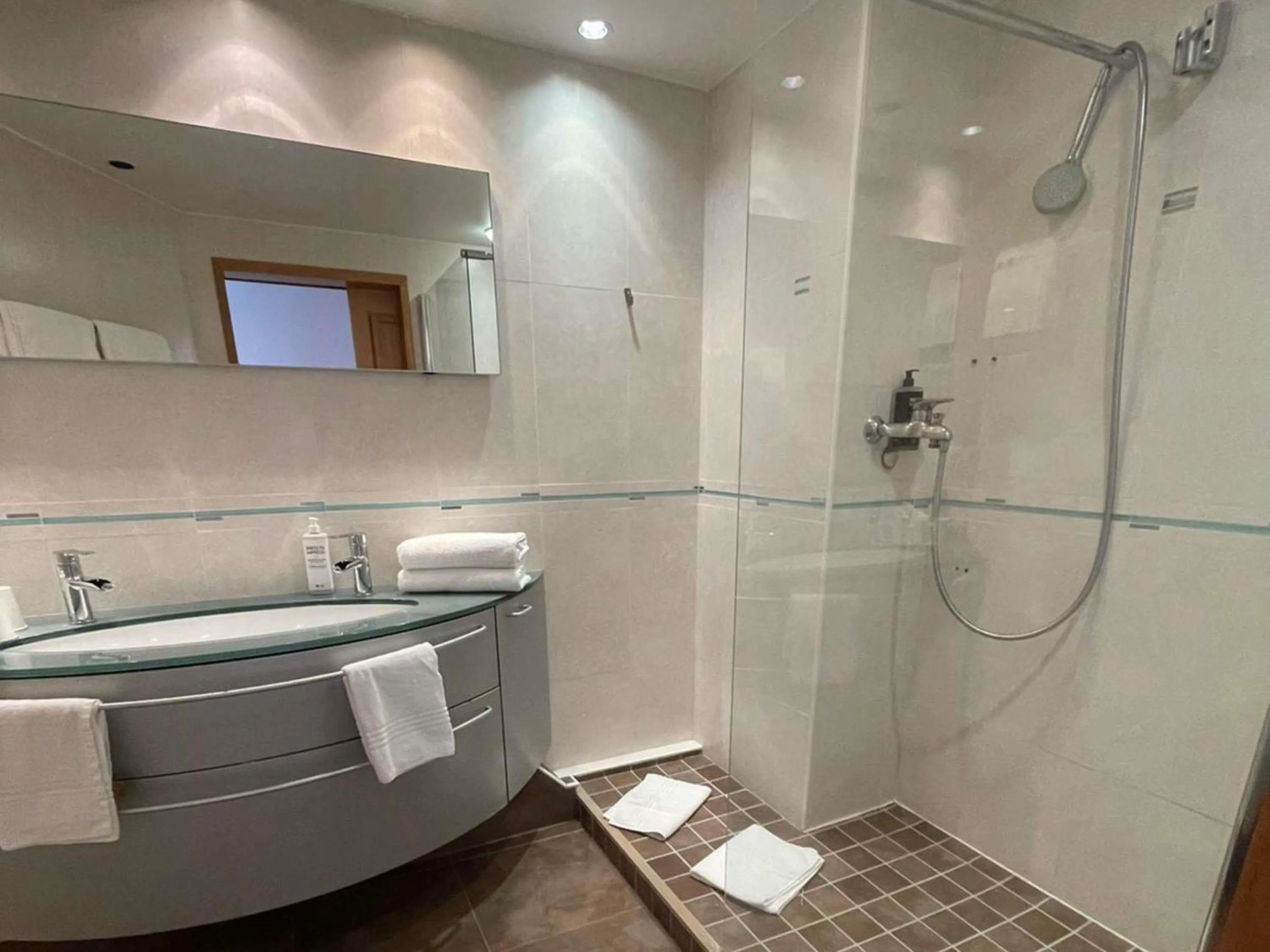 Bedroom in ibis Styles Bethune Bruay la Buissière