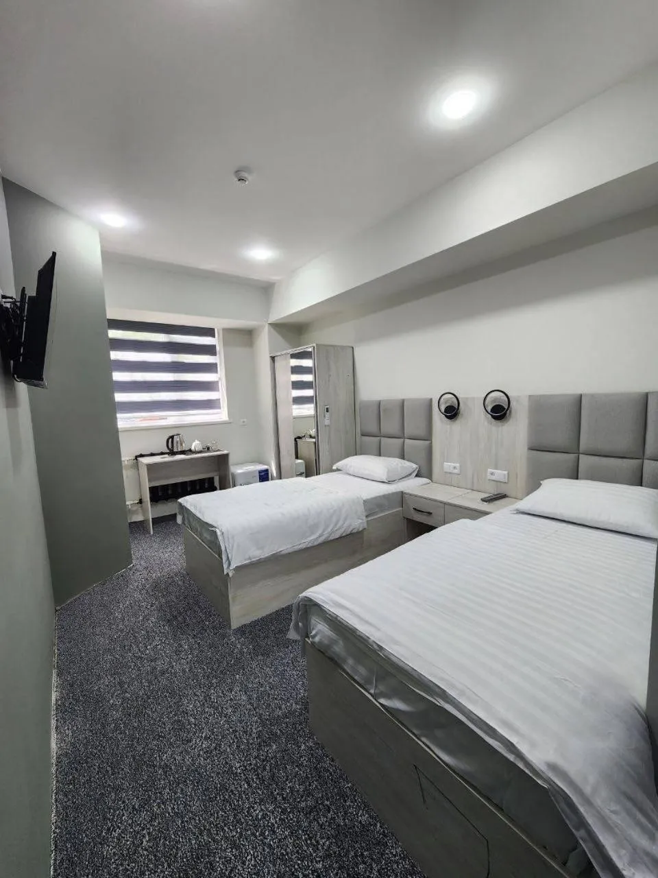 Twin Room with Shower in Paradise inn