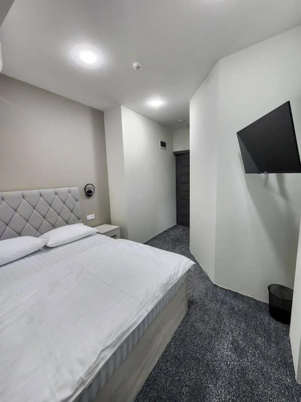 Quadruple Room with Bathroom in Paradise inn Quadruple Room with Bathroom in Paradise inn