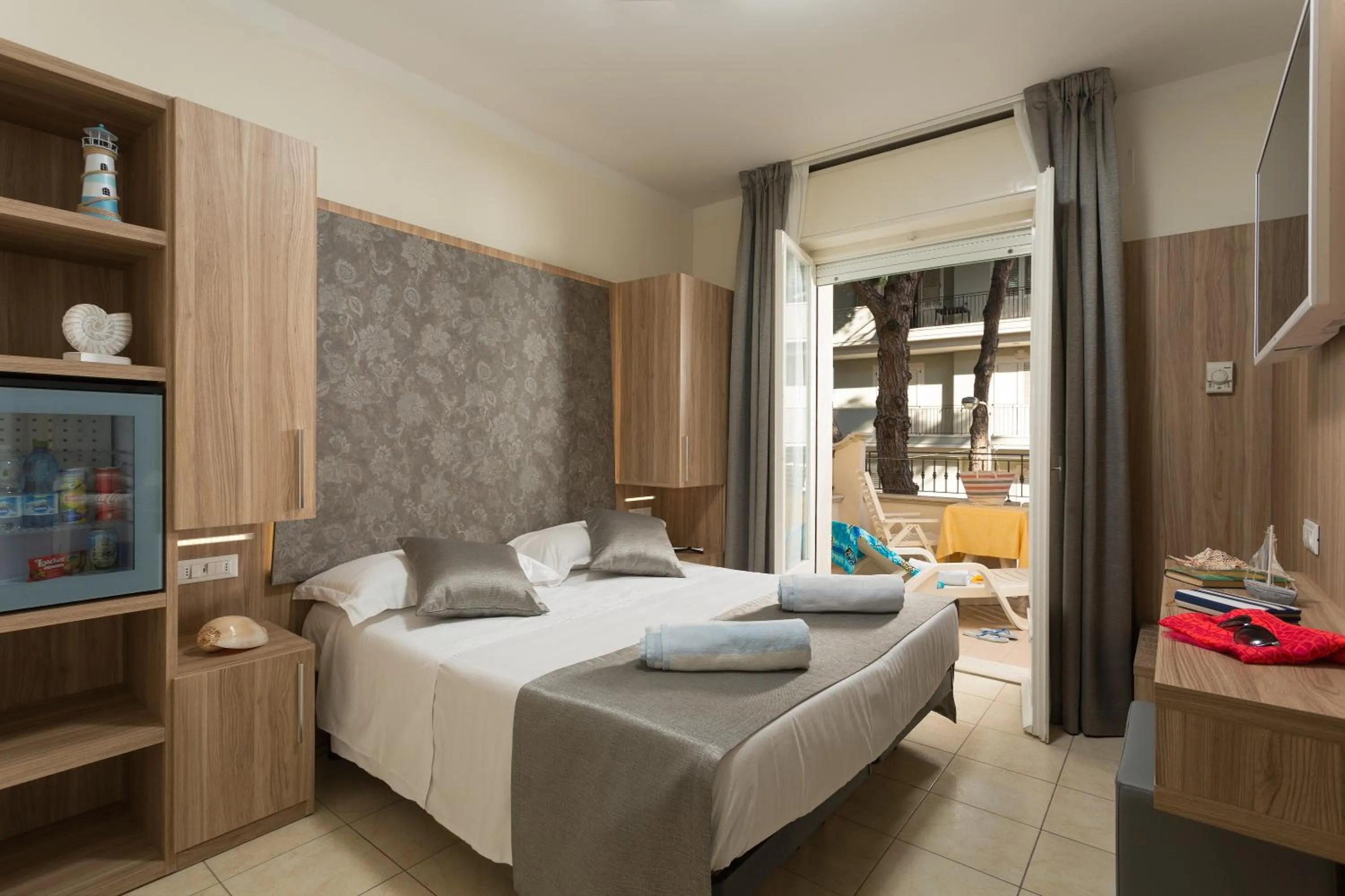 Photo of the whole room, Bed in Hotel Cannes - in pieno centro