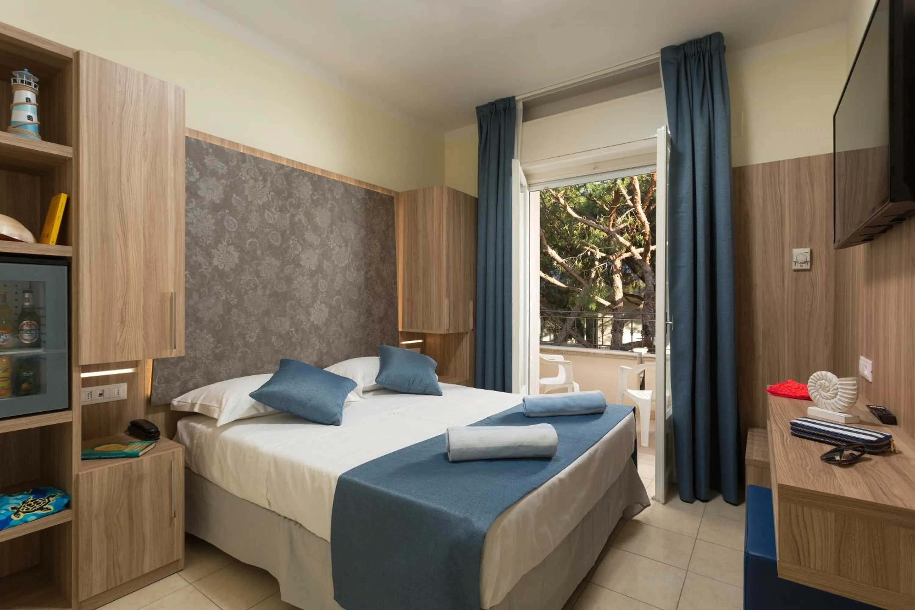 Photo of the whole room, Bed in Hotel Cannes - in pieno centro