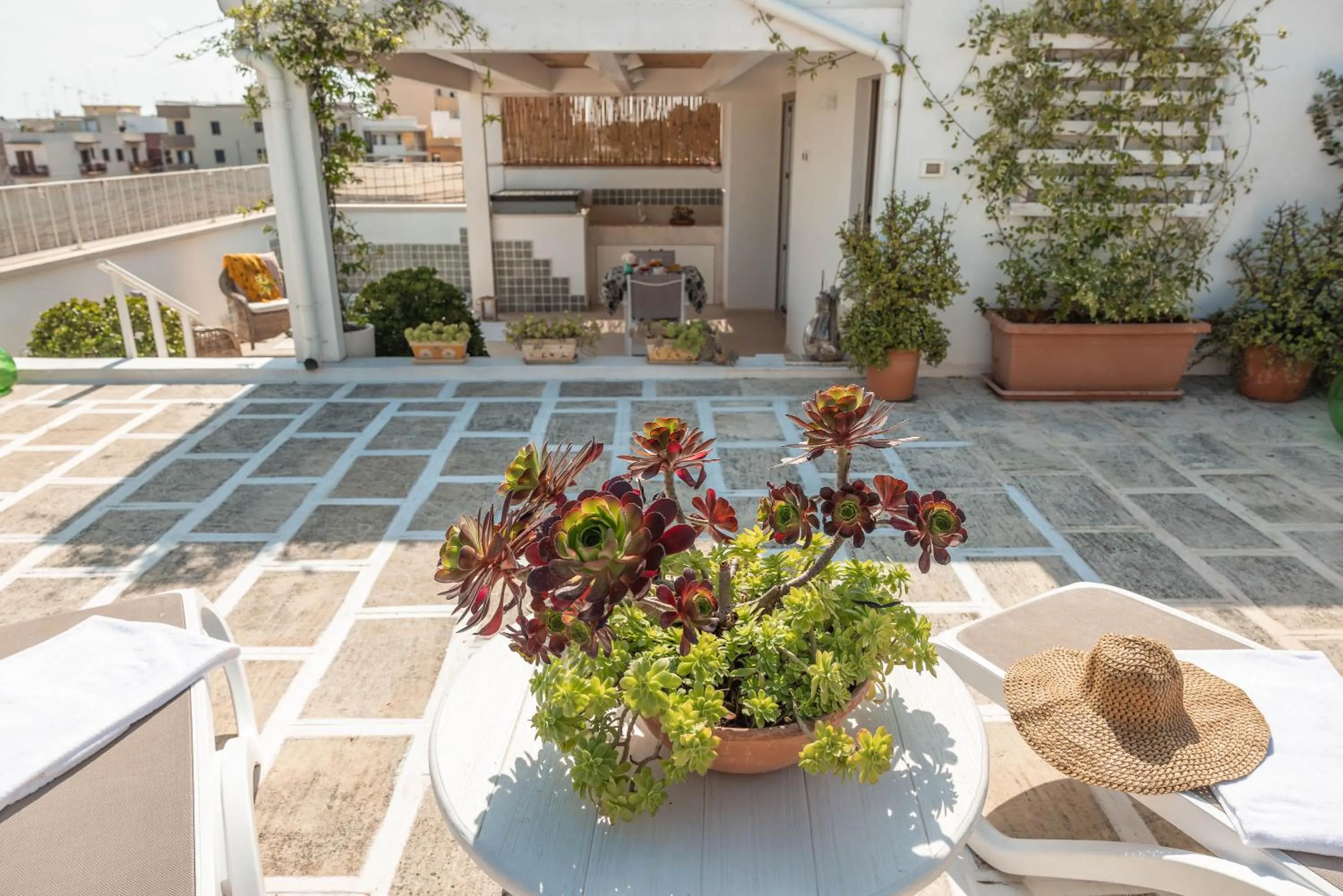 Patio in MandorleOlio