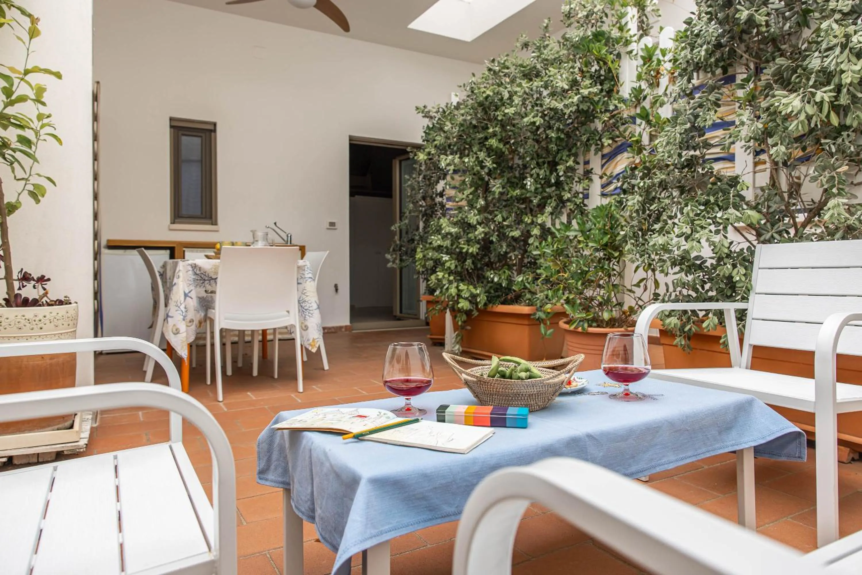 Patio in MandorleOlio