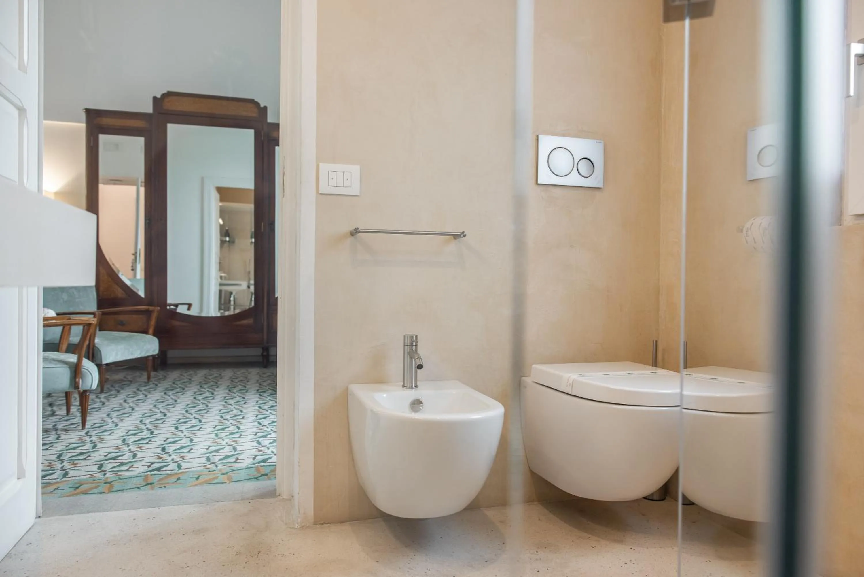 Shower in MandorleOlio