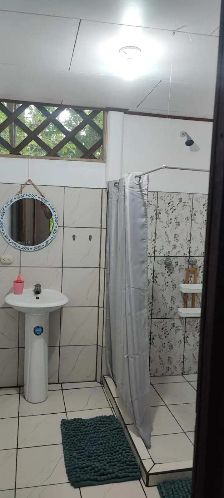Bathroom in Cabinas Tortuguero
