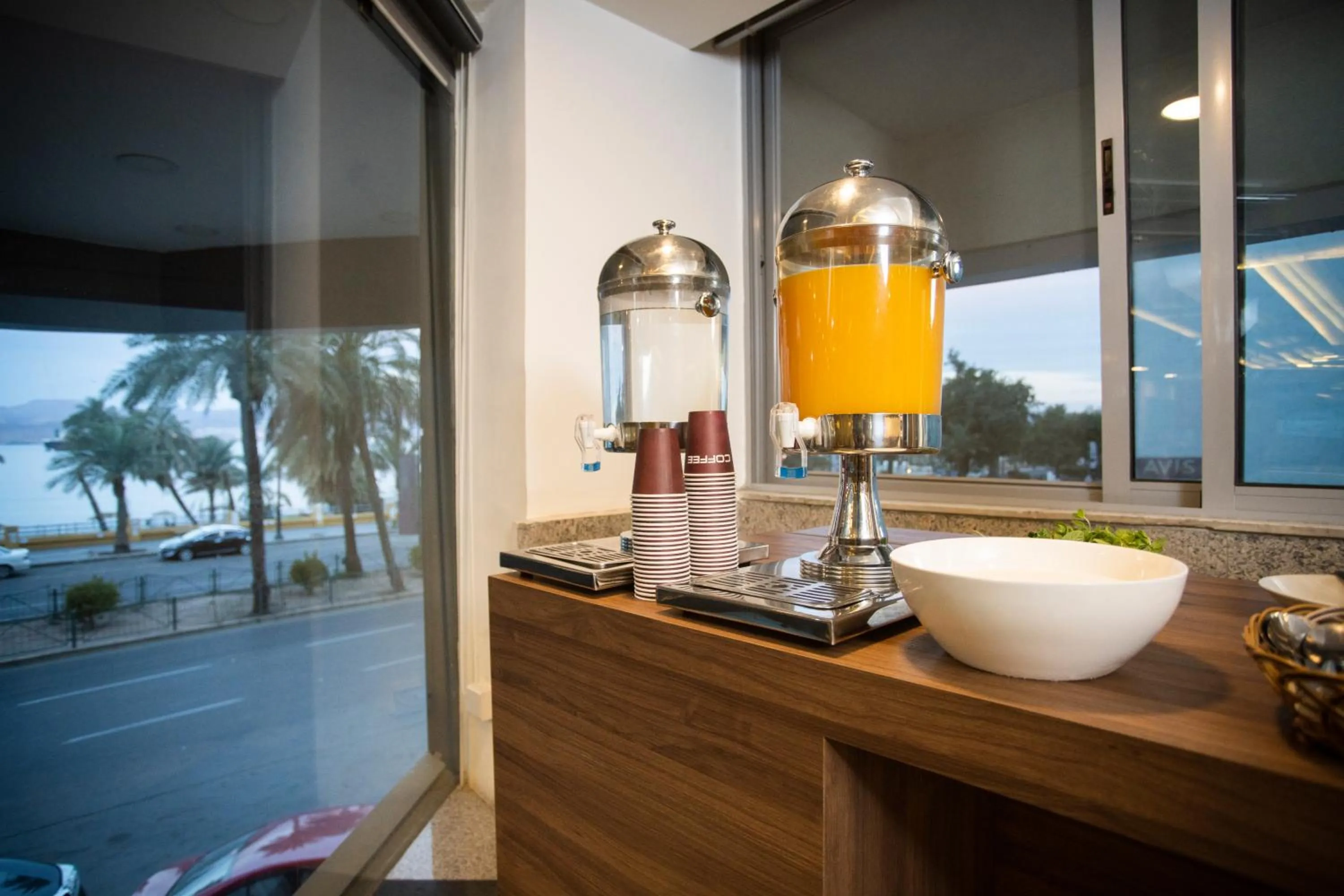 Restaurant/places to eat in Nairoukh Hotel Aqaba