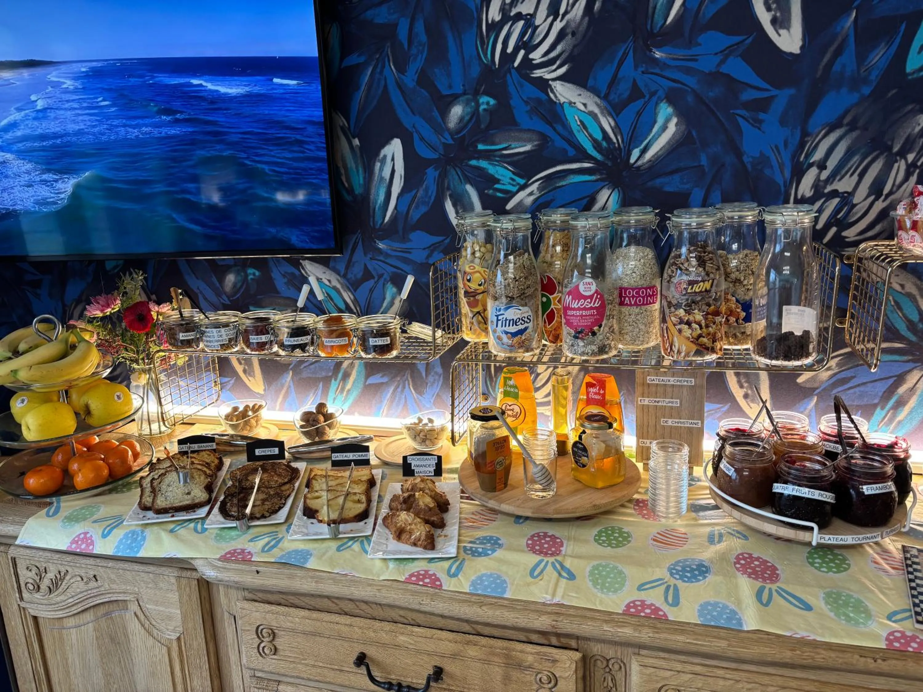 Breakfast in Contact hôtel - Hôtel Les Bleuets & SPA